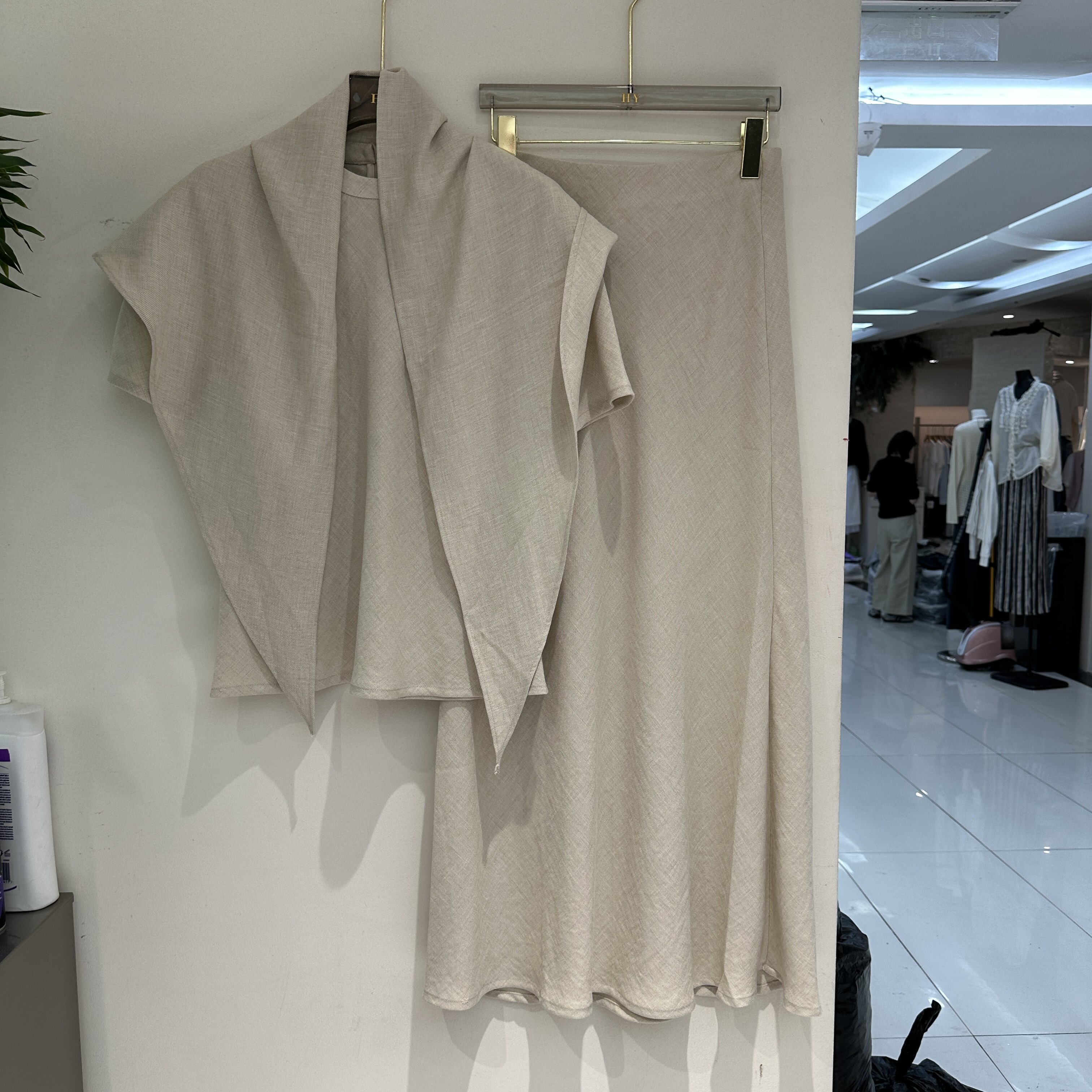 欧洲站2026春夏新款时尚披肩+短袖上衣+半身裙三件套套装女潮L024