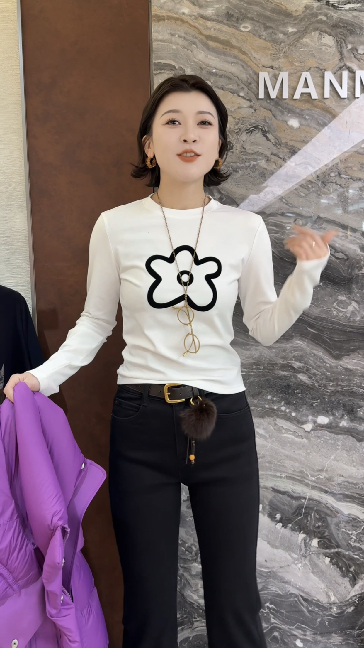 欧洲站2025冬季新款圆领印花极简风显瘦百搭长袖女士T恤打底衫潮