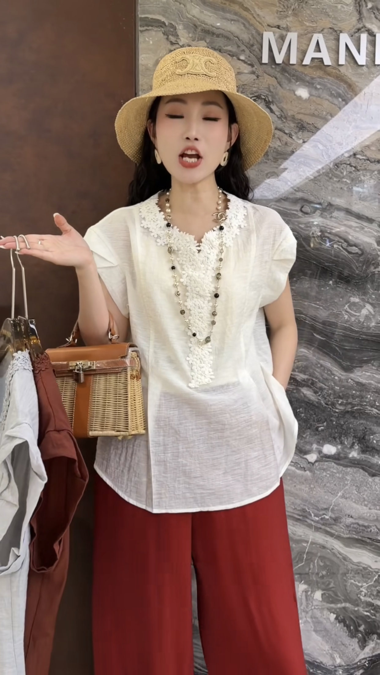 欧洲站2026夏款新款V领蕾丝花边减龄温柔风女短袖衬衫上衣591366