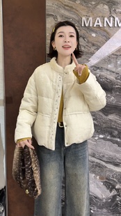 白鹅绒外套8062 圆领拼毛钉珠刺绣设计保暖长袖 欧洲站2025冬季 新款