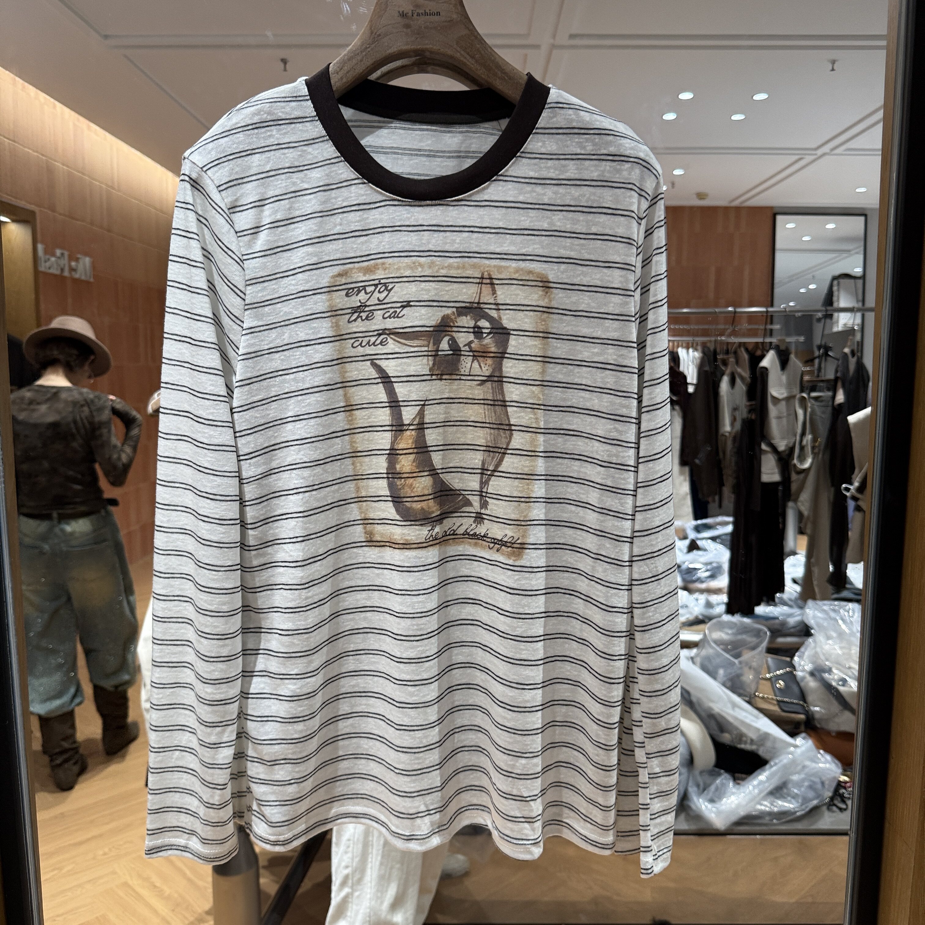可可家欧货2026秋新品圆领印花图案显瘦时尚松弛感女士条纹上衣潮