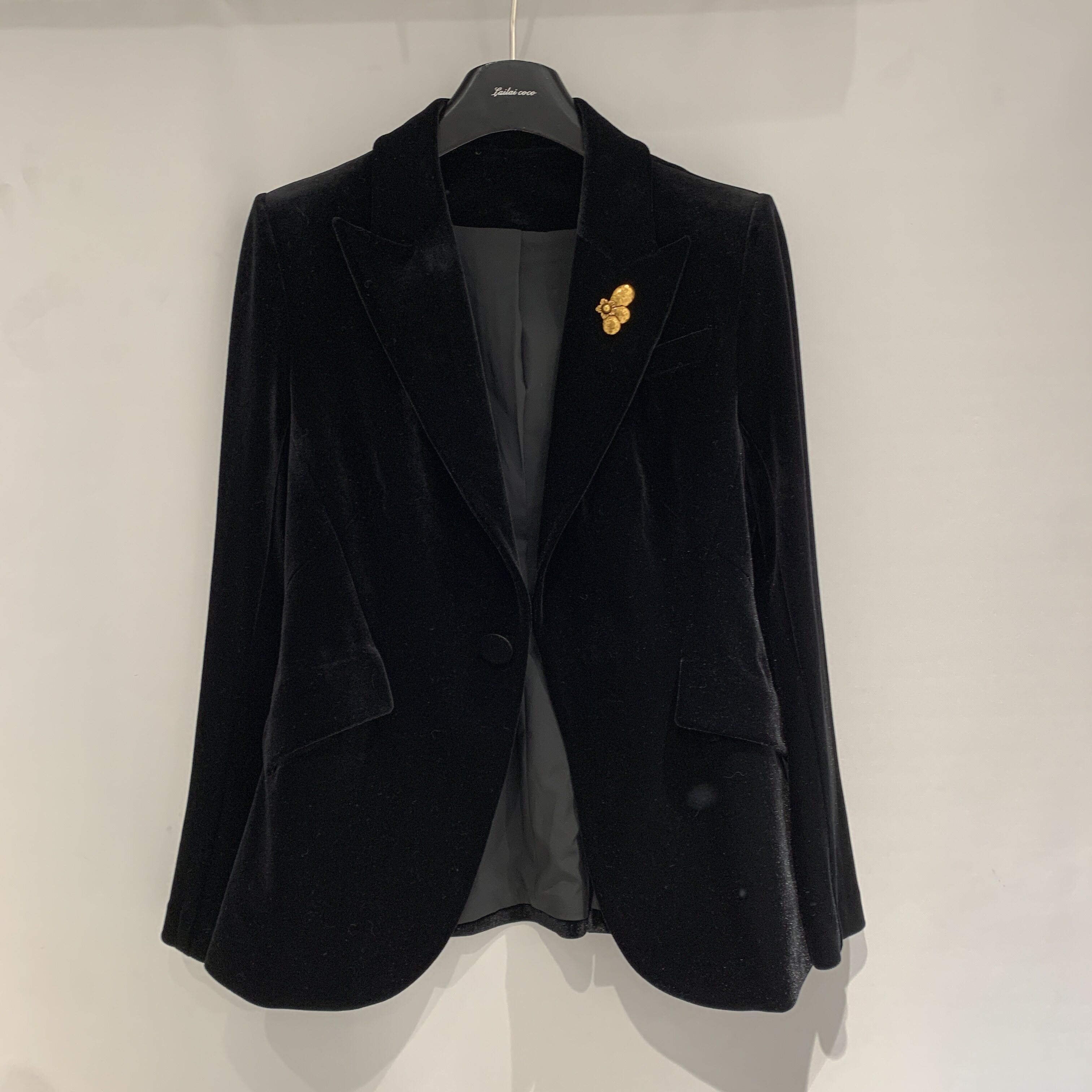 欧洲站2026春季新款西装领胸针百搭显瘦减龄款女士丝绒外套80734