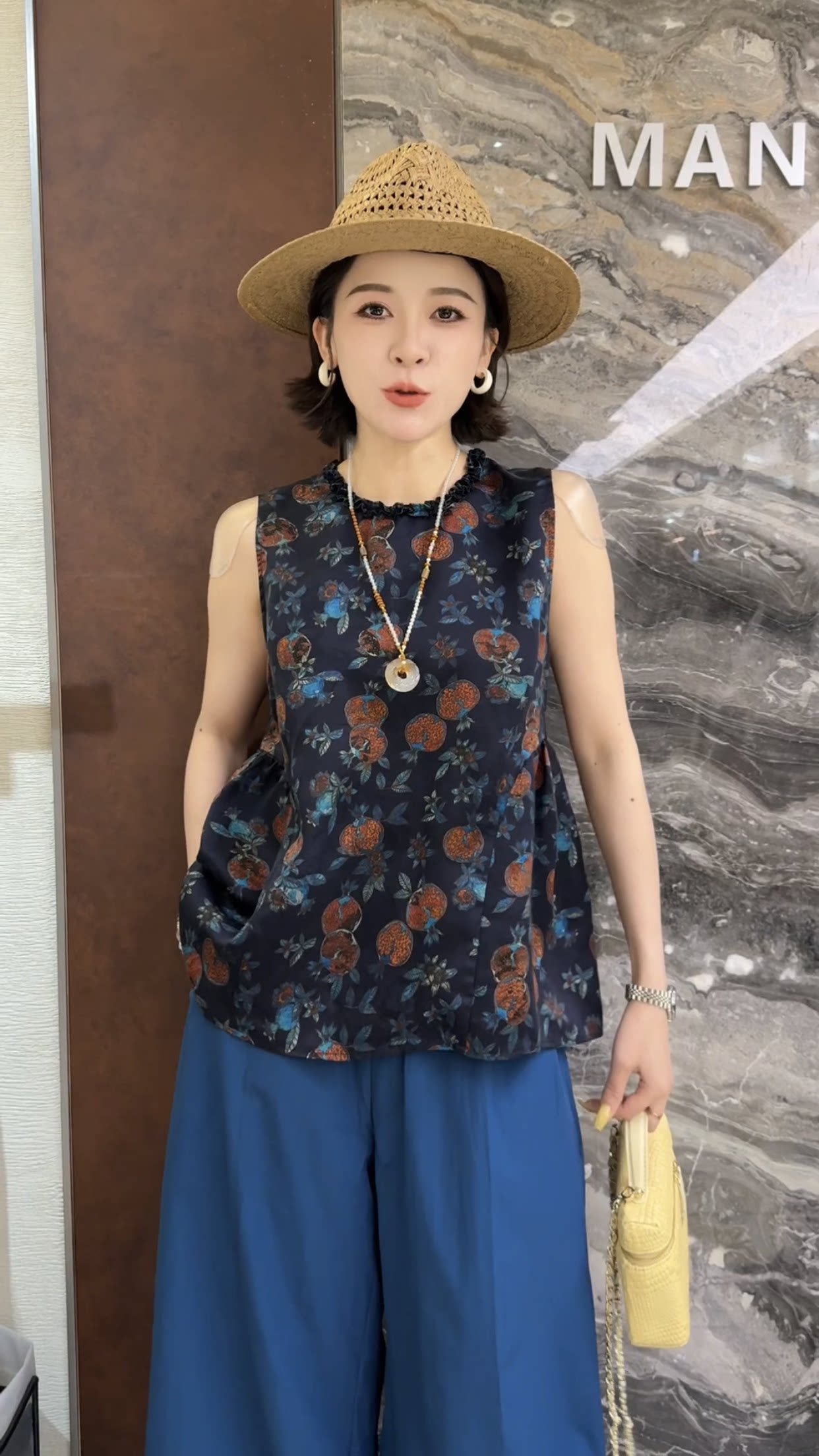 欧洲站2026夏季新款欧货无袖木耳边重工提花高级感女士衬衫马甲潮