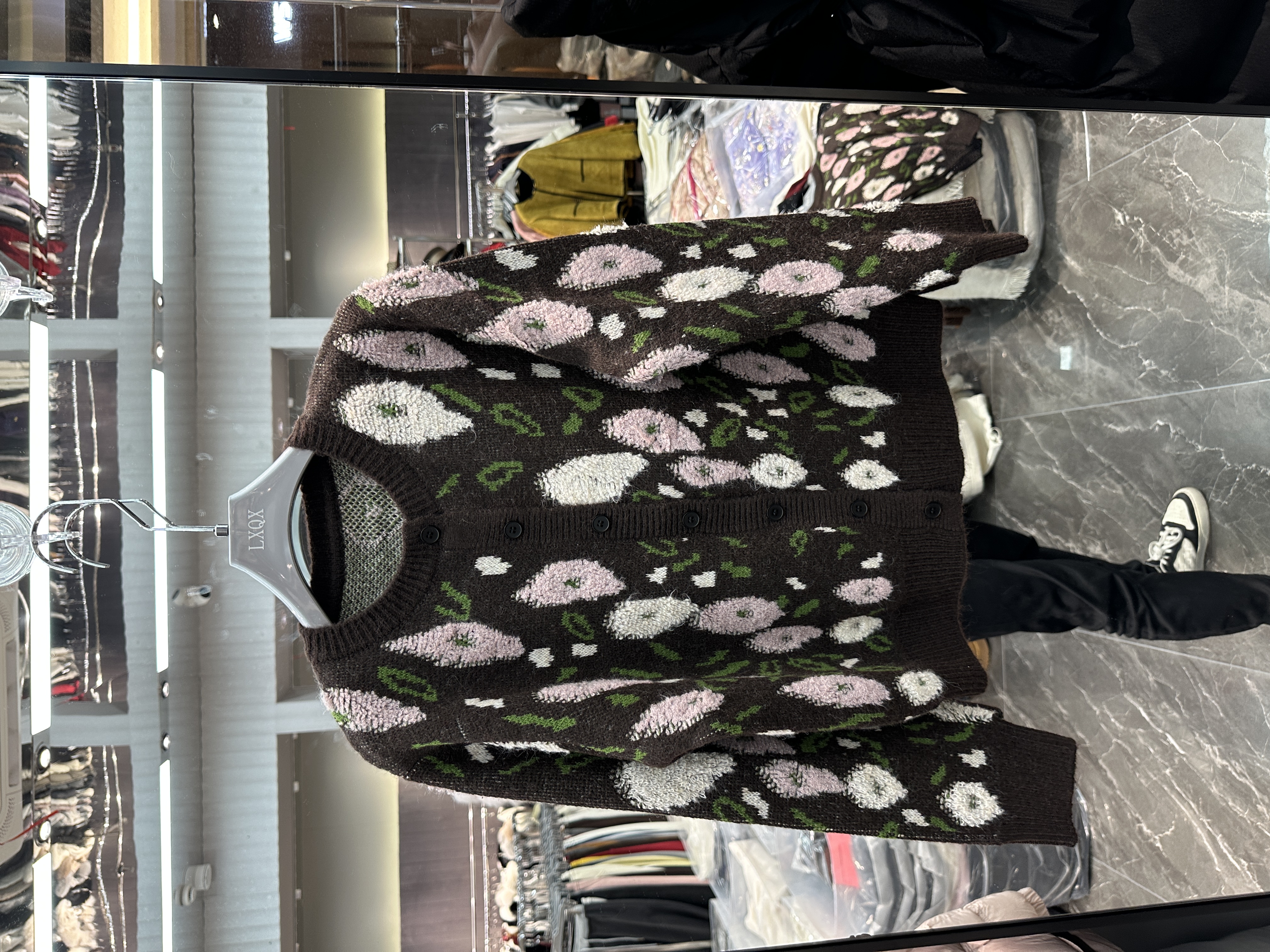 欧洲站2025冬季新款圆领单排扣重工提花显瘦通勤风羊毛针织开衫女