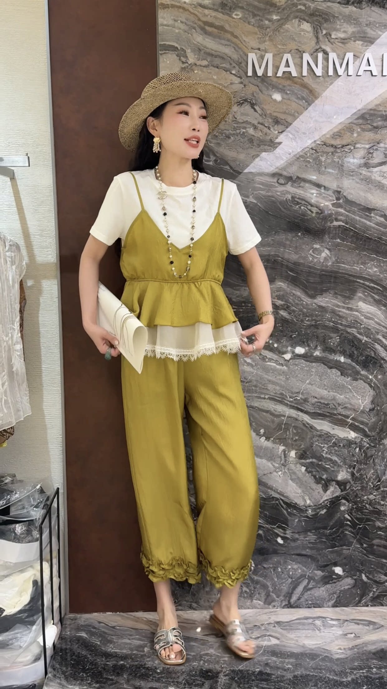 欧洲站2026夏季新款时尚减龄少女感显瘦吊带假两件T恤+阔腿裤套装