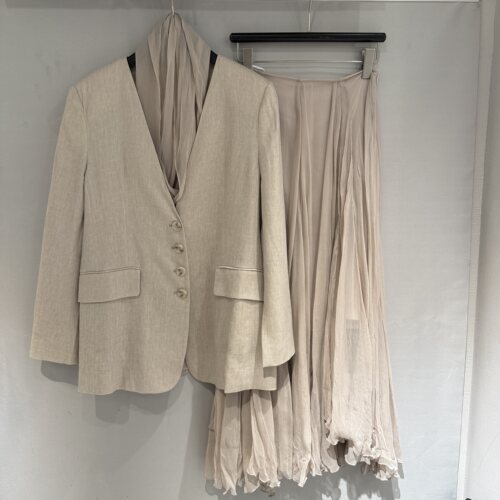 欧洲站2026春季新款时尚轻熟风丝巾西装外套好看半身裙套装c25539