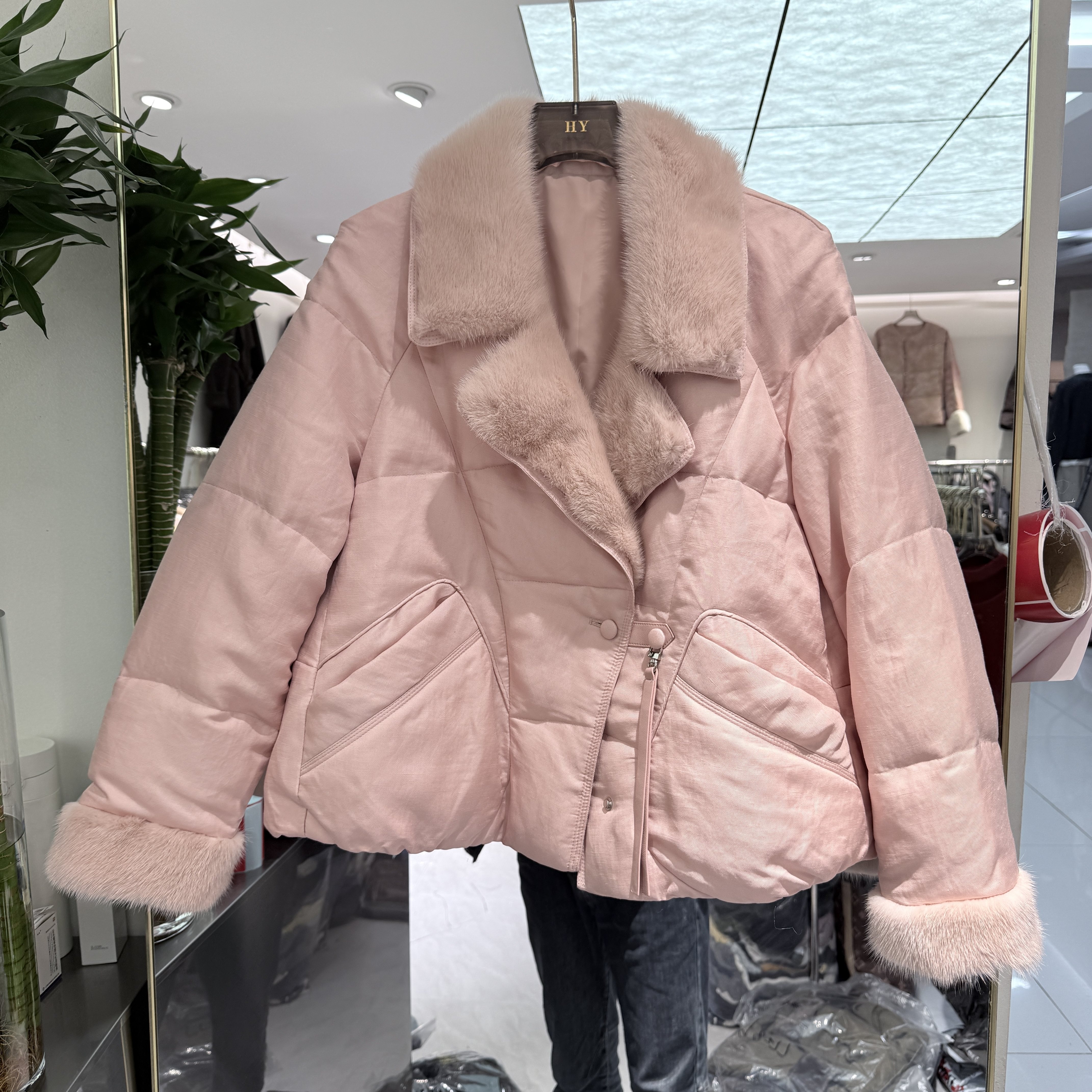 欧洲站2025冬季新款翻领水貂毛拼接气质百搭短款白鹅绒服外套1165