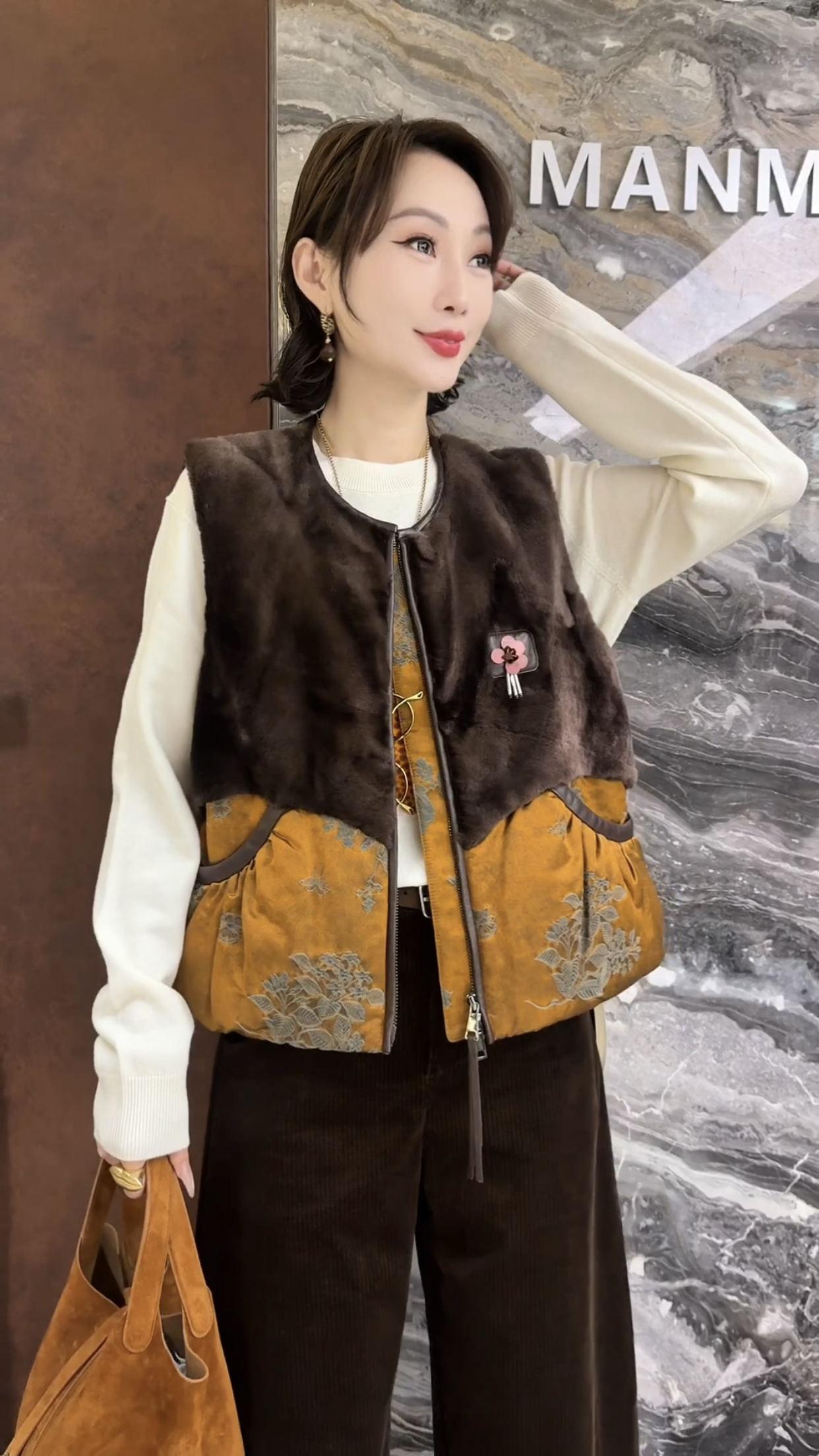 欧洲站2025秋冬新款圆领拉链款复古提花皮毛一体白鹅绒外套88103