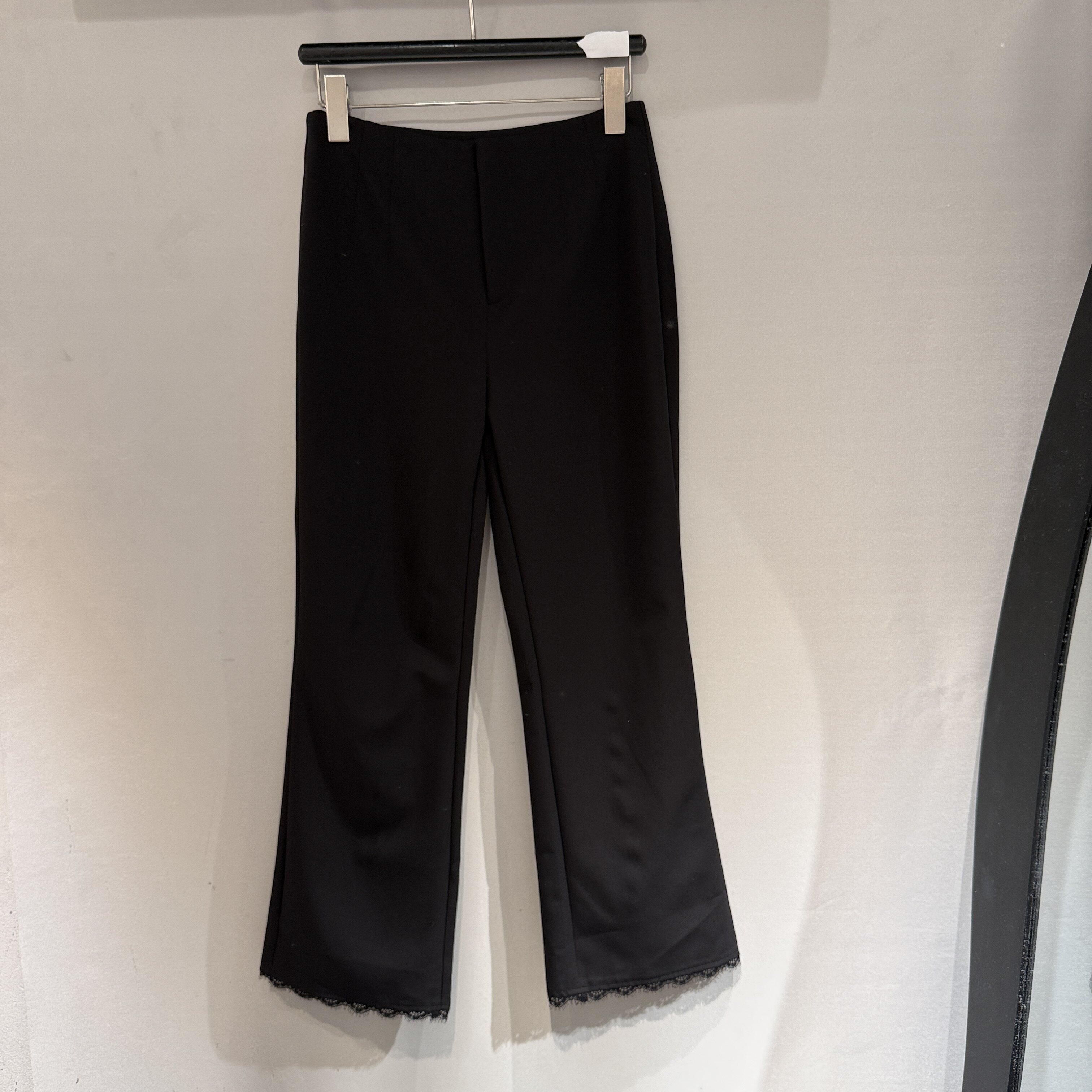 欧洲站2026春季新款高腰显瘦蕾丝拼接款女士黑色微喇西装裤279718