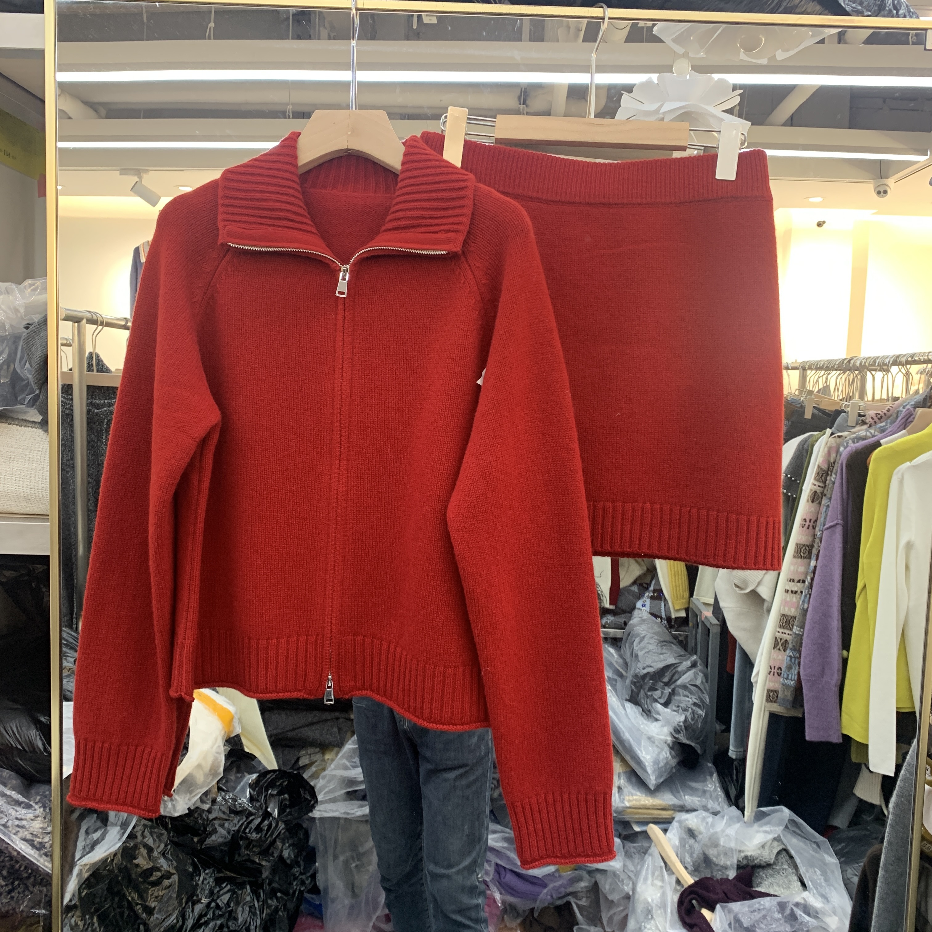 欧洲站2025冬季新款翻领拉链款美丽诺羊毛针织开衫+半身裙两件套