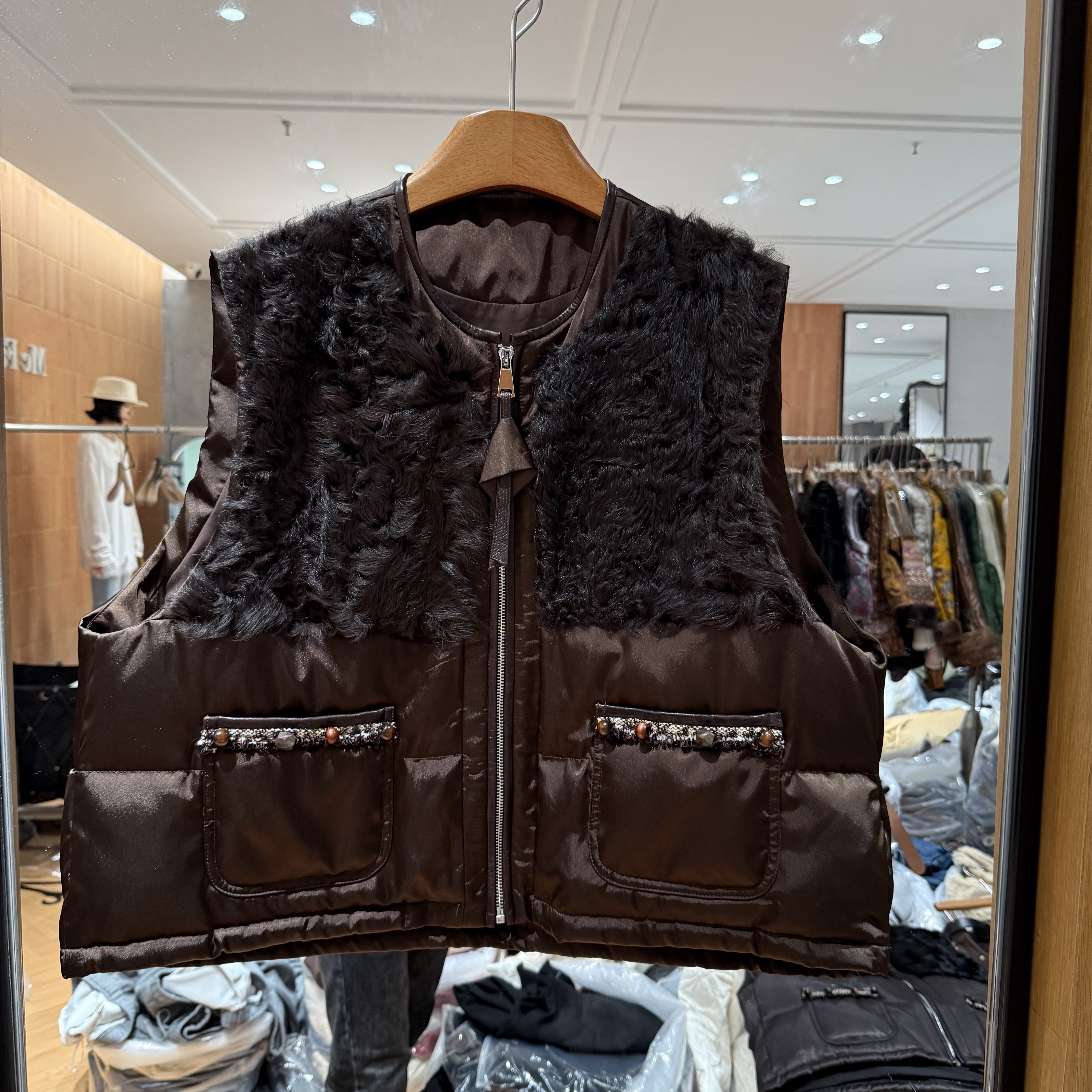 欧洲站2025冬季新款圆领拉链气质百搭小胡羊白鹅绒无袖马甲35710