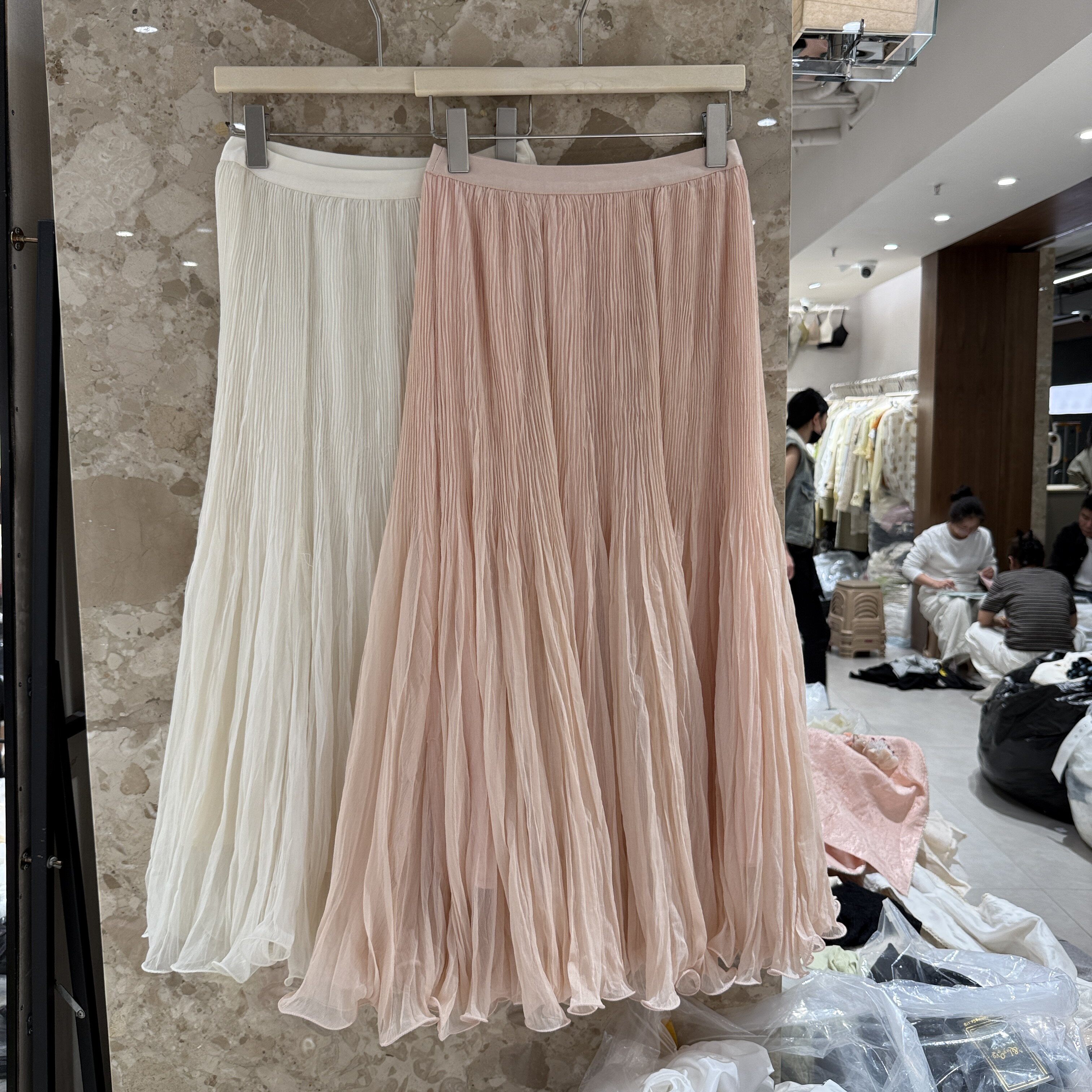 欧洲站2026夏季新款时尚纯欲风高腰显瘦中长款淡粉色半身伞裙女士