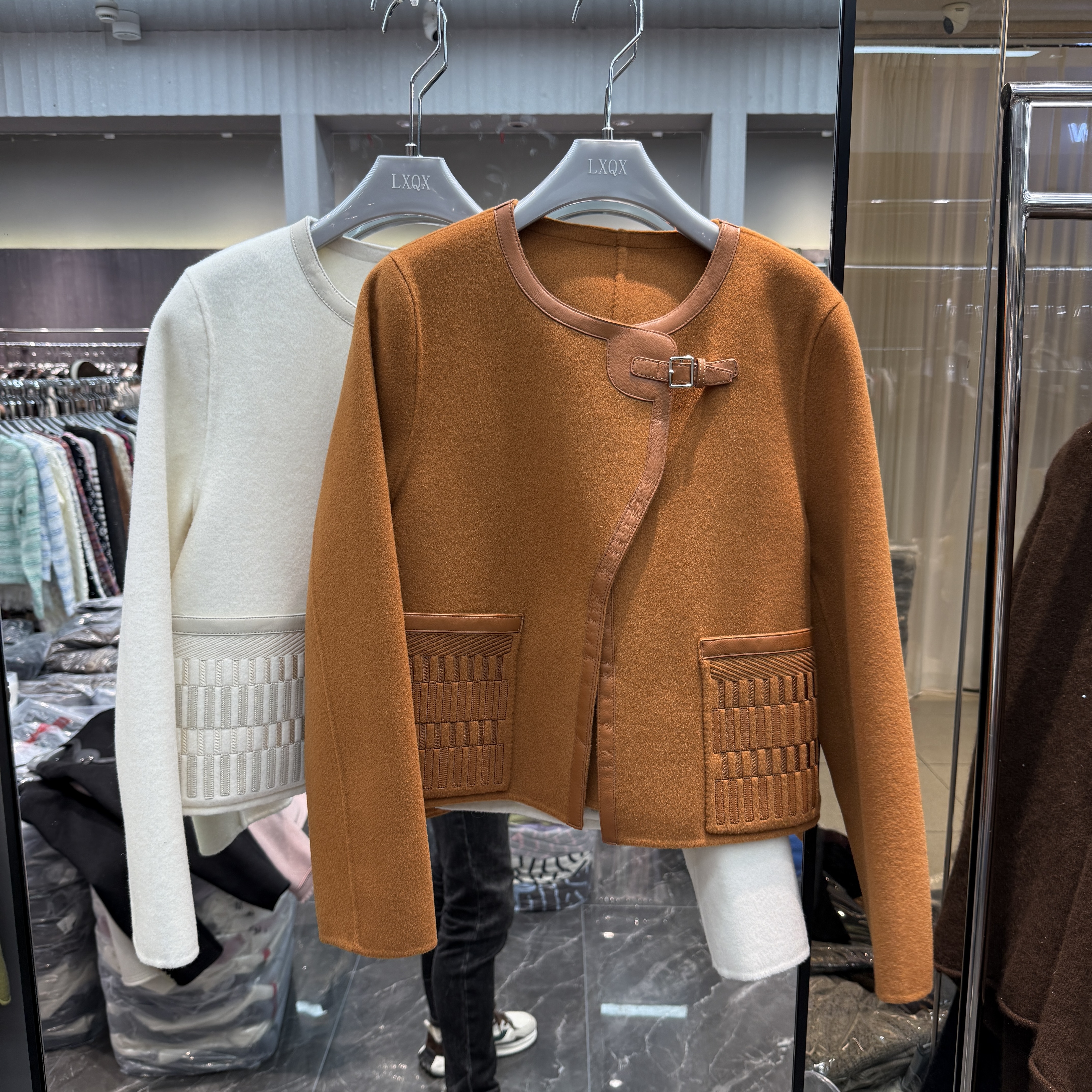 欧洲站2025秋冬新款圆领拼皮设计百搭小香风短款高支羊毛外套女潮