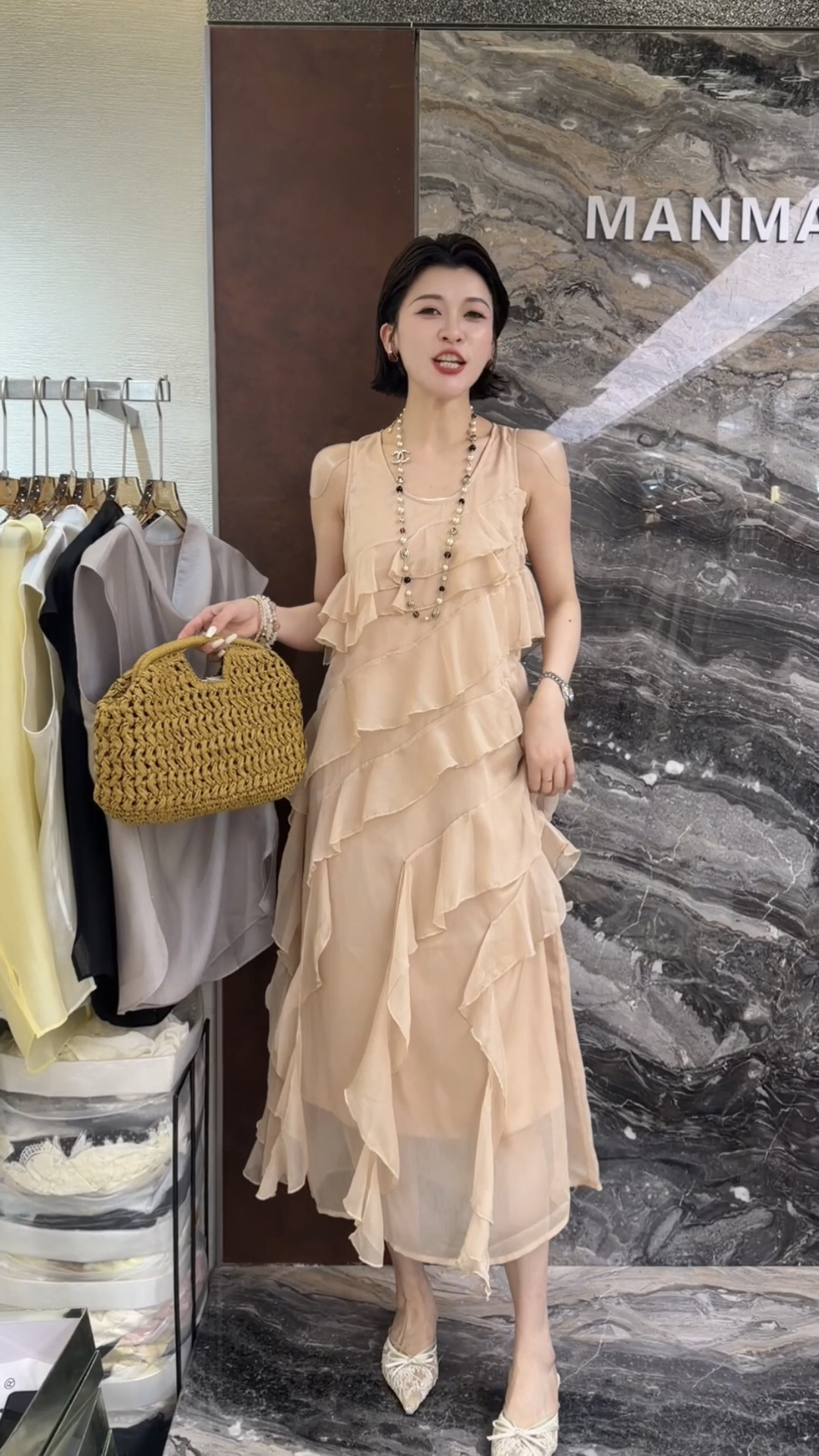 欧洲站2026夏季新款高级感韩系荷叶边气质无袖减龄女士法式连衣裙