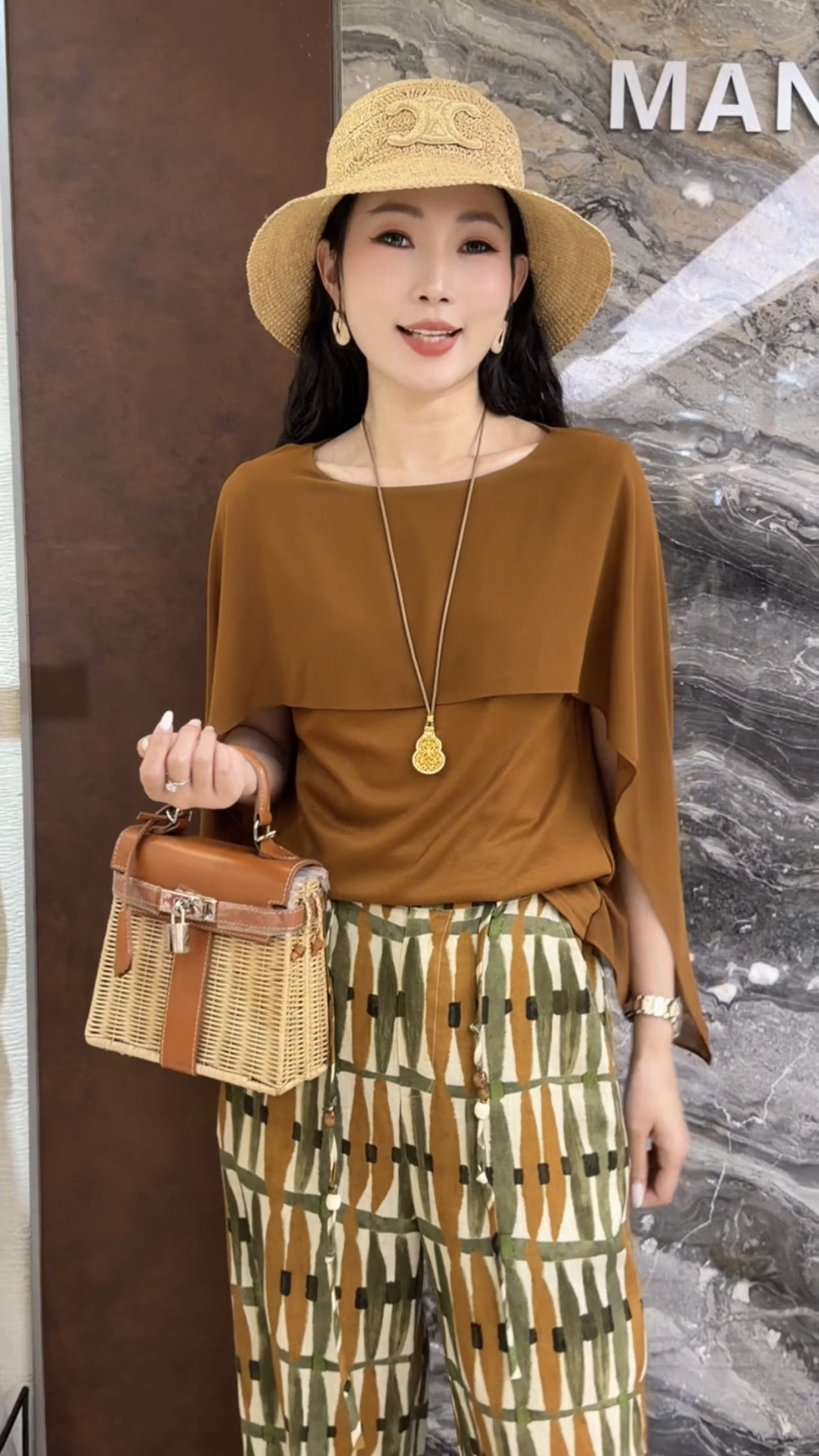欧洲站2026夏季新款圆领净版斗篷款女人味时尚百搭减龄衬衫26505