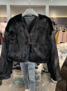 欧洲站2025冬季新款v领皮扣轻熟风百搭水貂毛短款皮草外套潮26139