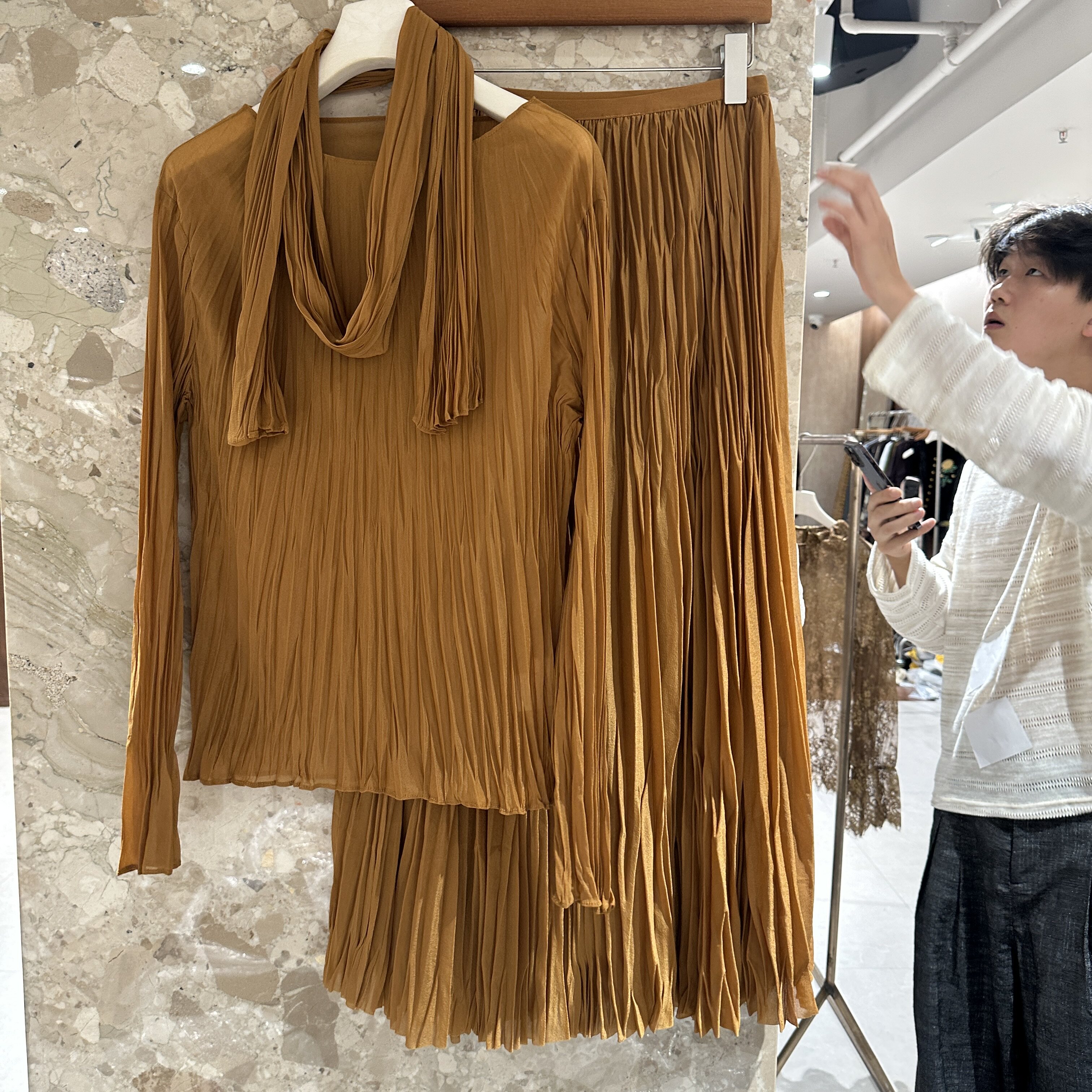欧洲站2026秋季新品纯欲风圆领飘带压褶净版女人味半裙套装26609