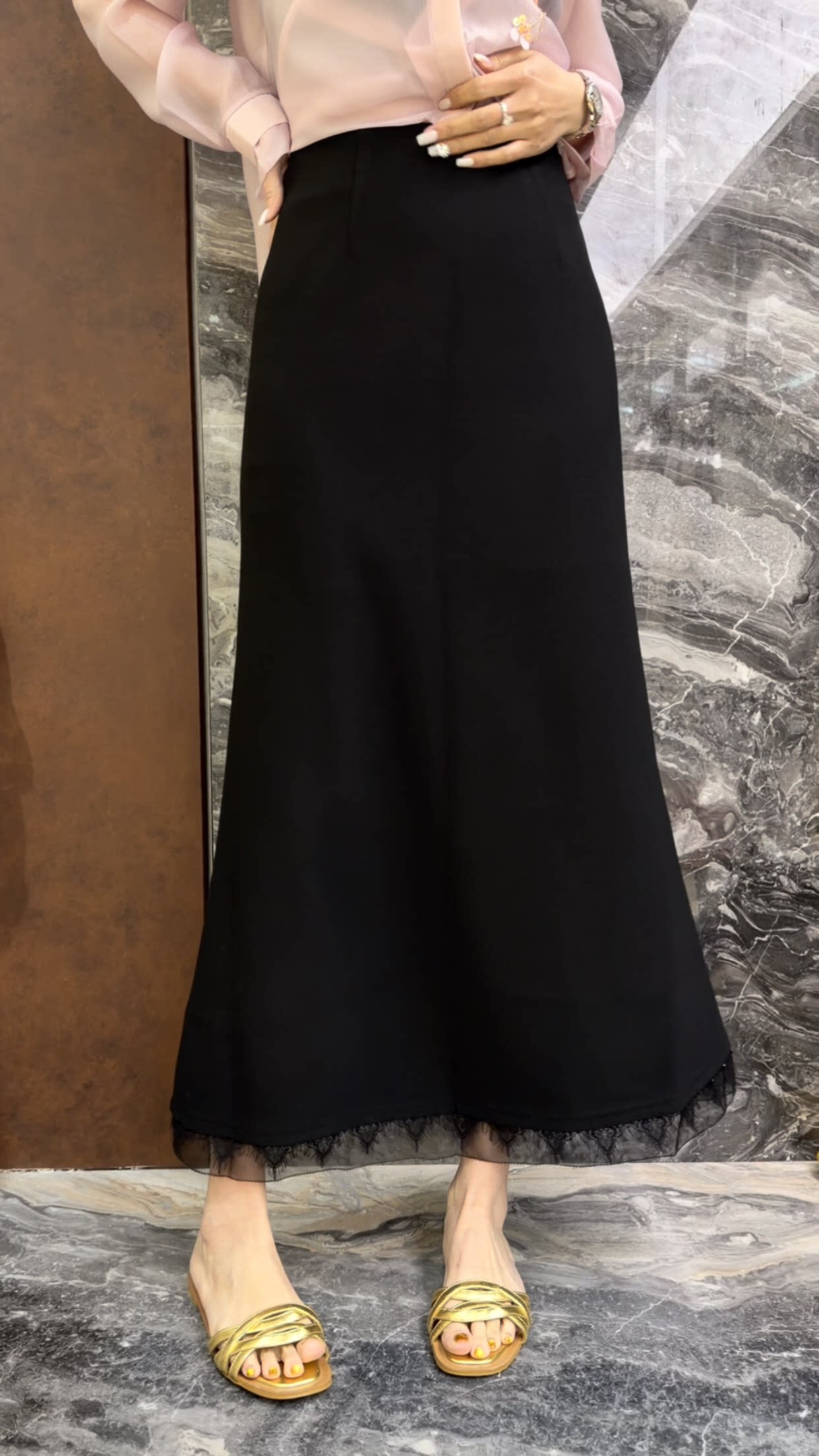 欧洲站2026春季新款高腰纯色韩版大摆下摆蕾丝拼接坠感女士半身裙