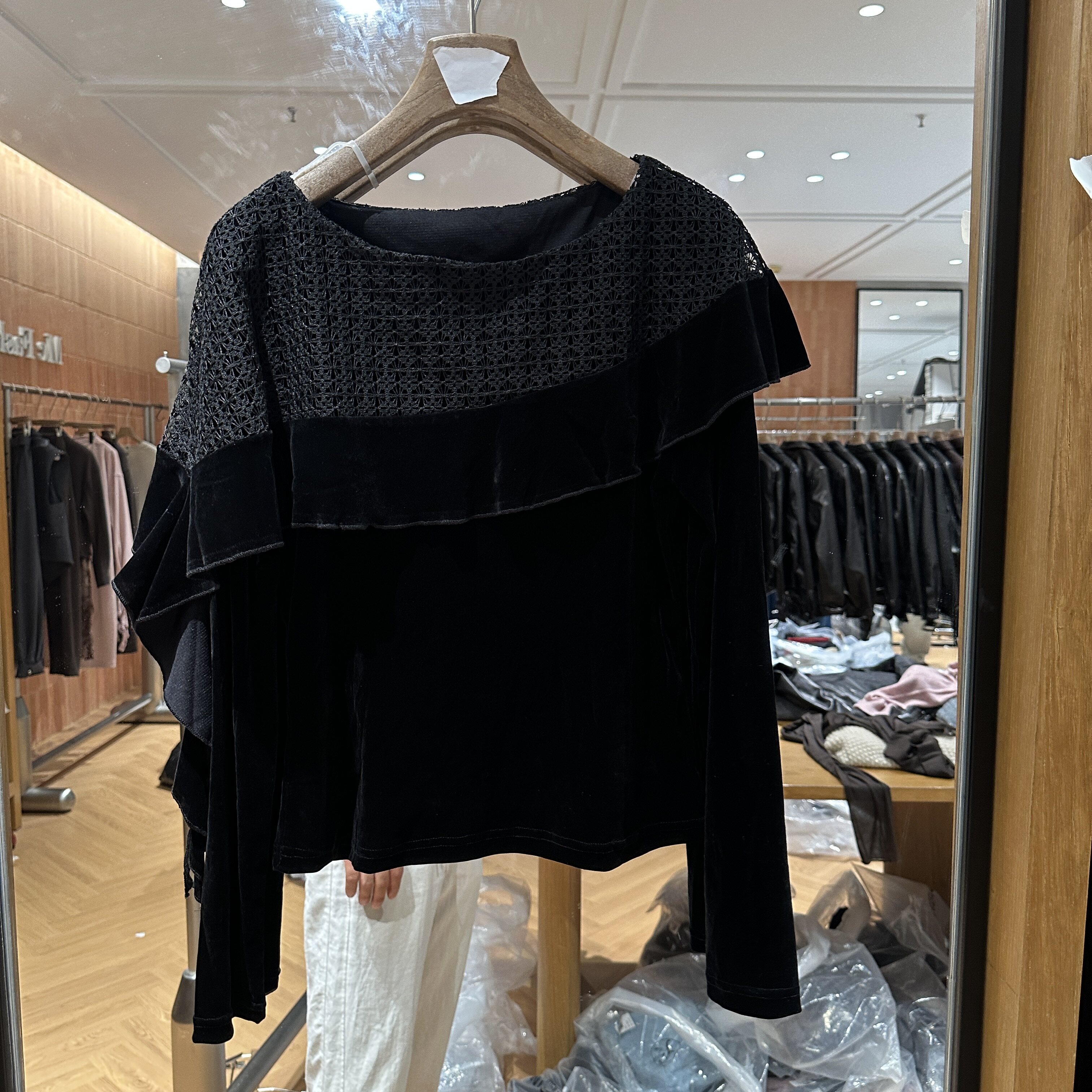 欧洲站2026秋季新款丝绒针织拼接荷叶边减龄百搭女士衬衫潮19930