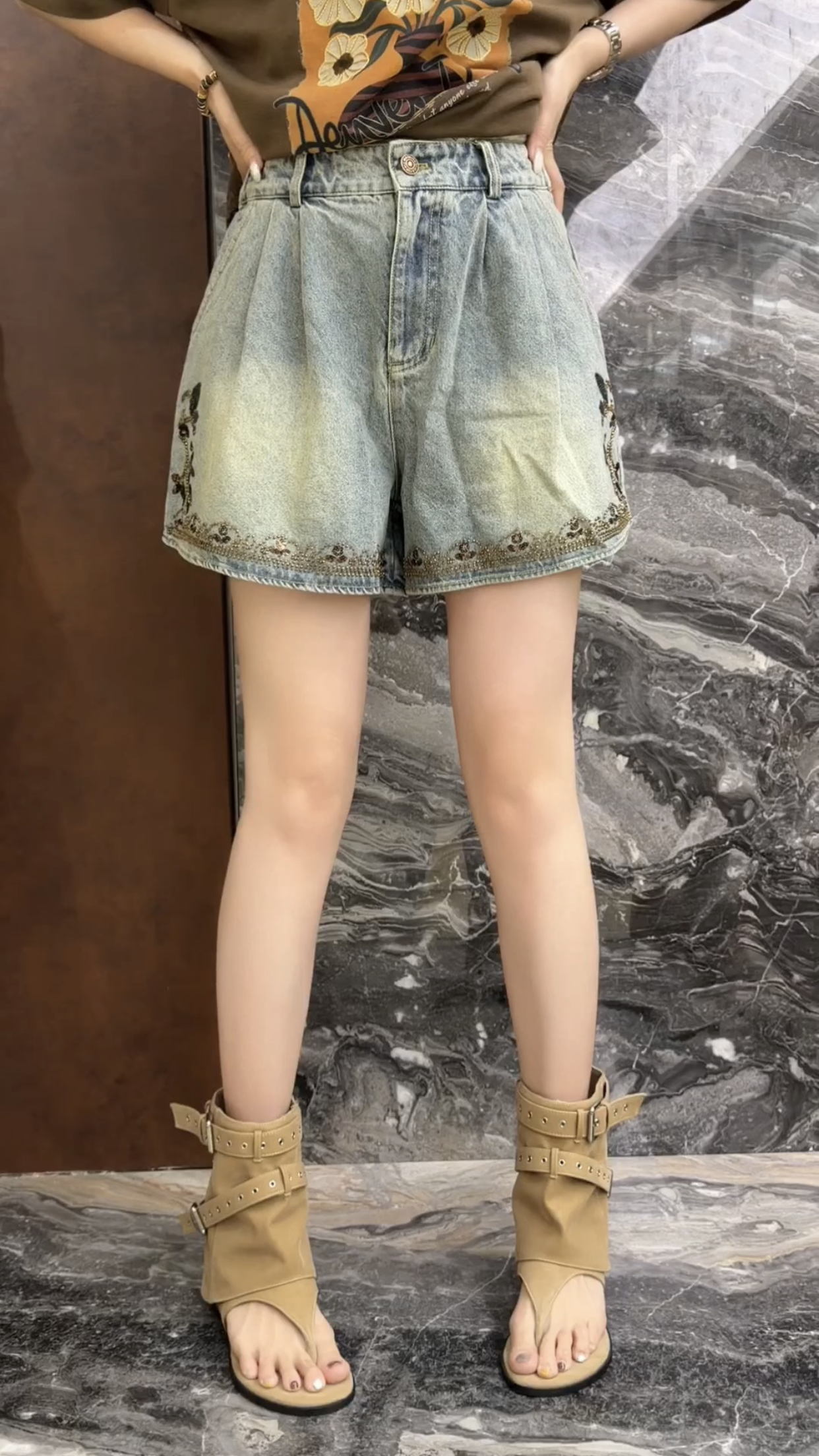欧洲站2026夏季新款欧货高腰裤脚串珠刺绣做旧百搭女士牛仔短裤潮