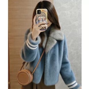 巨好看的冬装2026新款高级感小香风浅蓝色翻领显瘦短款毛绒外套女