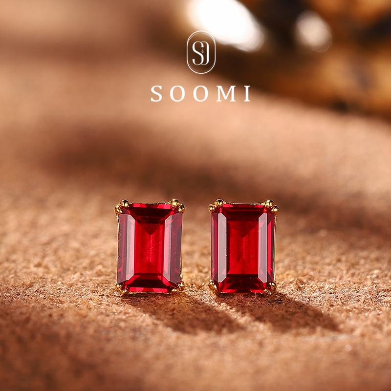 1.2克拉培育鸽血红宝石耳钉