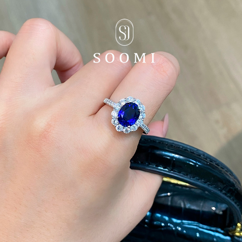 2.6克拉培育皇家蓝宝石戒指