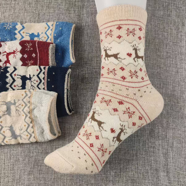 外贸出口尾货女士圣诞袜麋鹿袜子秋冬款加厚羊毛中筒袜子保暖女袜