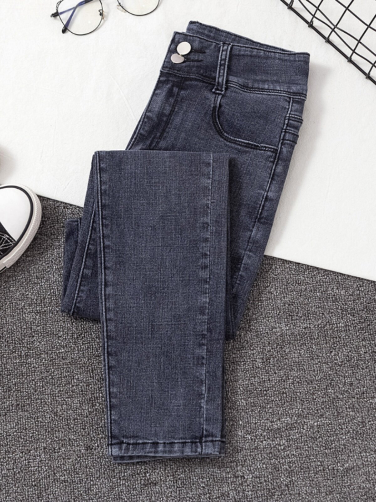 CLEARANCE AND LEAKAGE THE COUNTER WITHDREW THE BIG-NAME FOREIGN TRADE WOMENS CLOTHING HONG KONG FLAVOR SPRING AND AUTUMN NEW HIGH-WAISTED JEANS WOMENS SMALL FEET TIDE