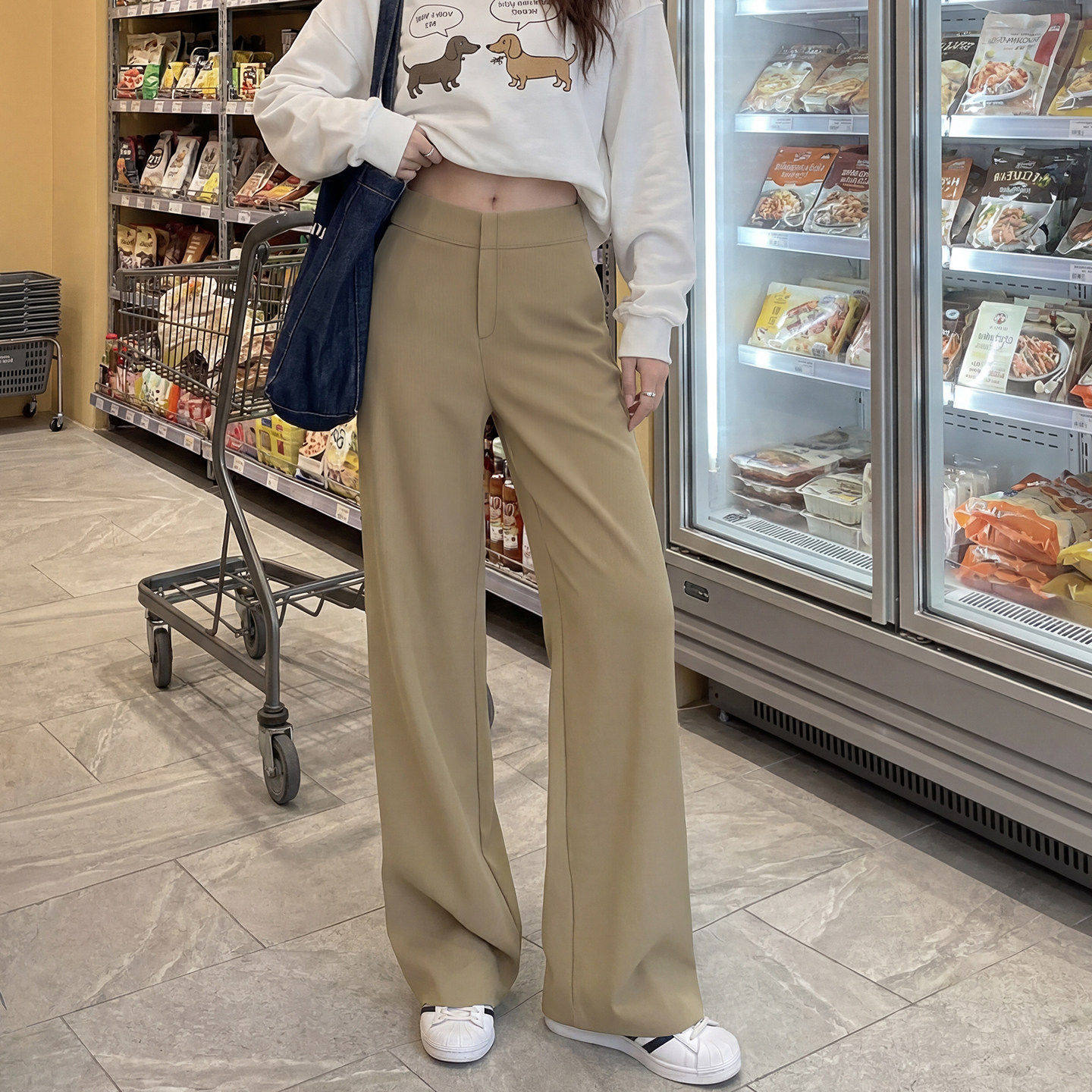 卡其色阔腿裤女2026新款春秋窄版直筒裤垂感高级感老钱风西装裤子