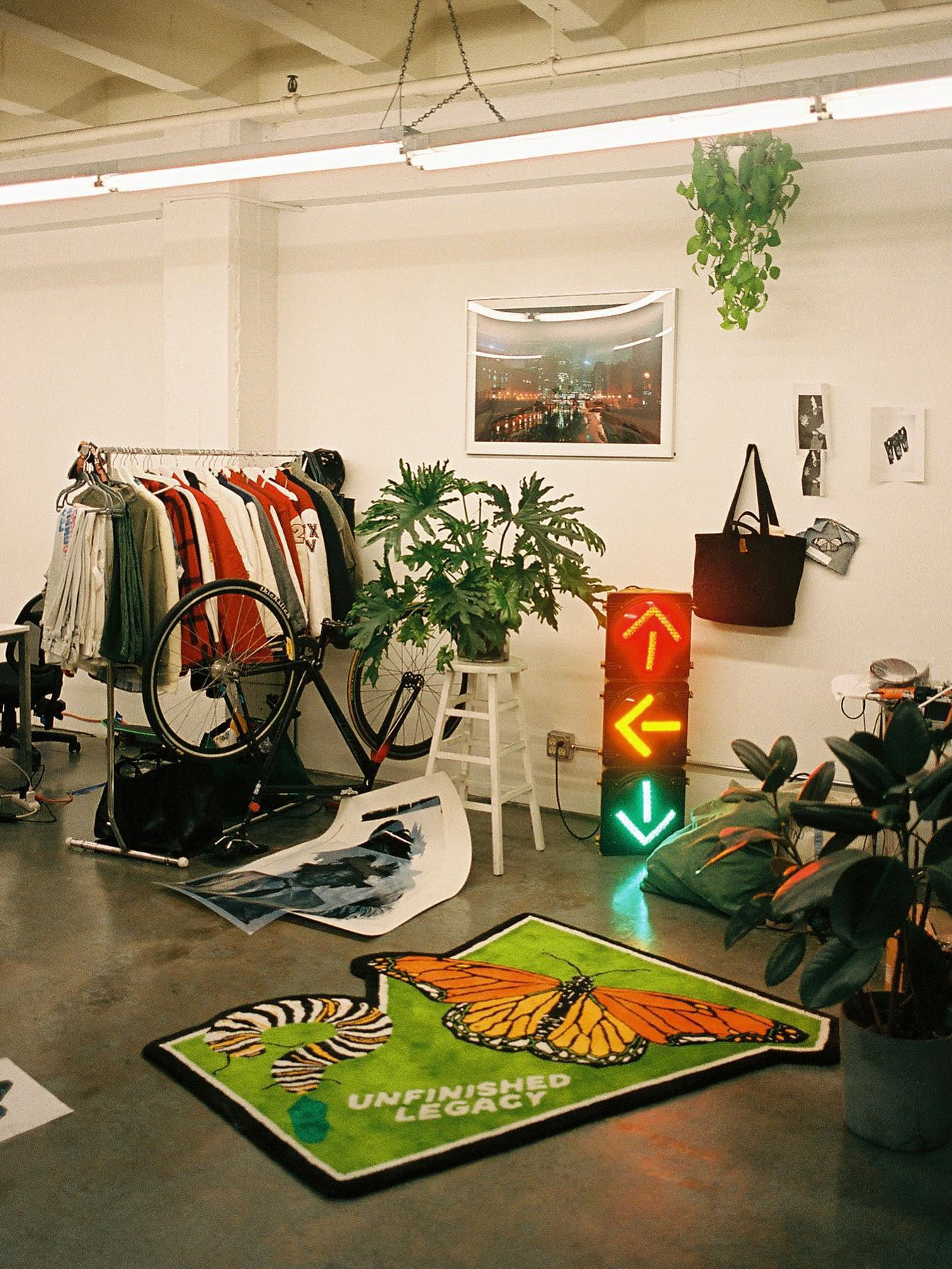 DENNIS RODMAN COUPLE SHORT SLEEVE T-SHIRT TOP