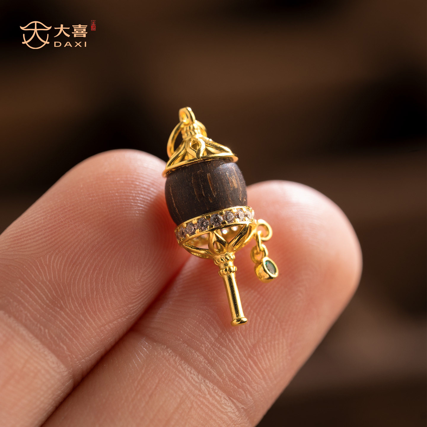 S925银镀金镶嵌沉香吊坠
