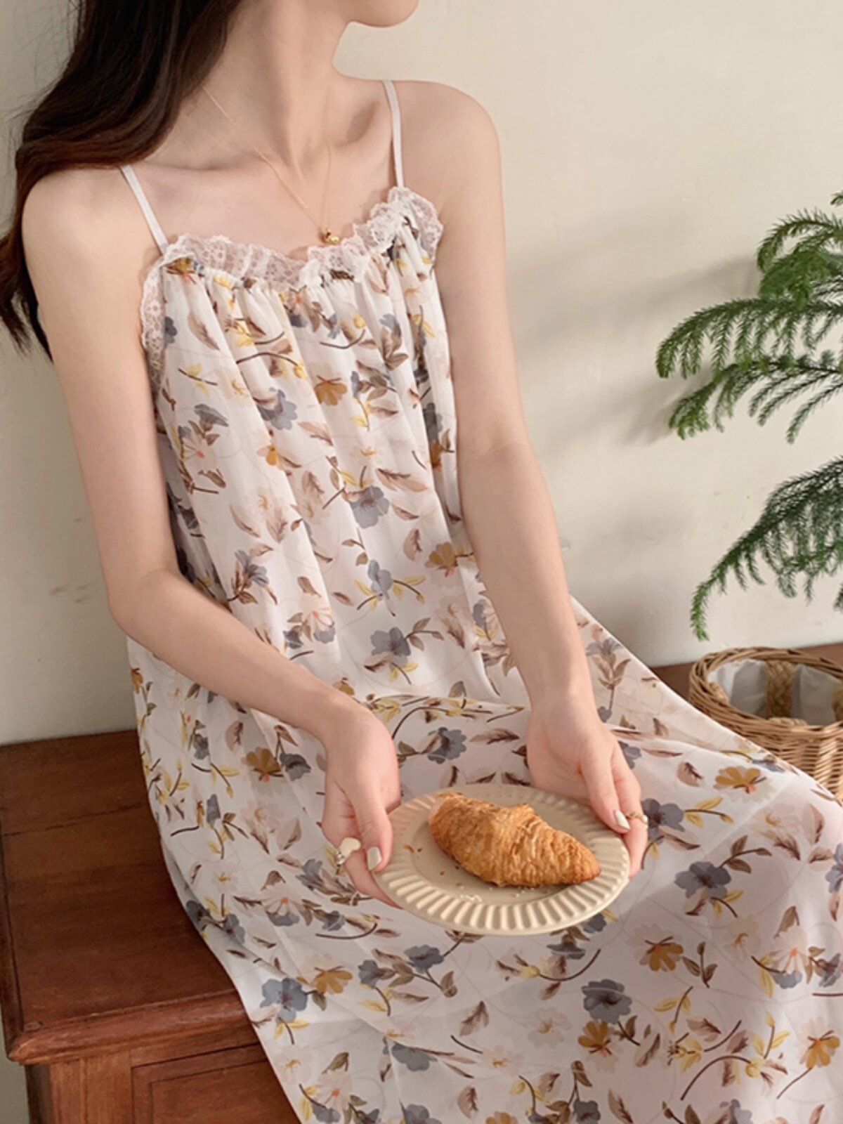 여성용 여름 섹시한 서스펜더 잠옷 쉬폰 드레스 일본식 달콤한 꽃 무늬는 중간 길이 스커트 잠옷으로 착용 가능