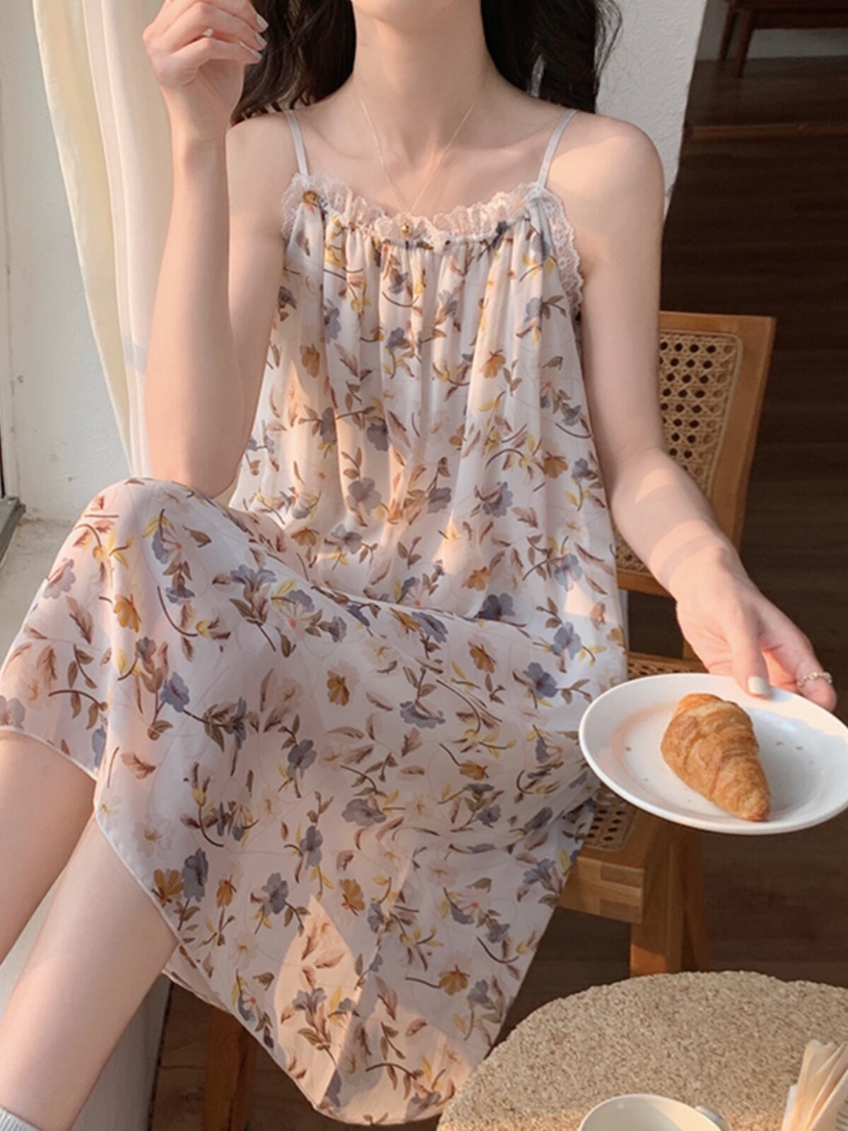 여성용 여름 섹시한 서스펜더 잠옷 쉬폰 드레스 일본식 달콤한 꽃 무늬는 중간 길이 스커트 잠옷으로 착용 가능