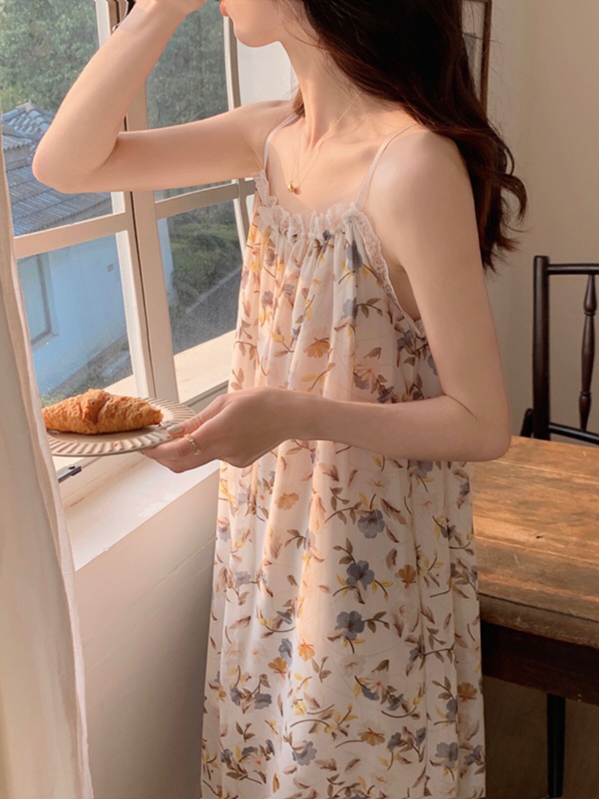 여성용 여름 섹시한 서스펜더 잠옷 쉬폰 드레스 일본식 달콤한 꽃 무늬는 중간 길이 스커트 잠옷으로 착용 가능