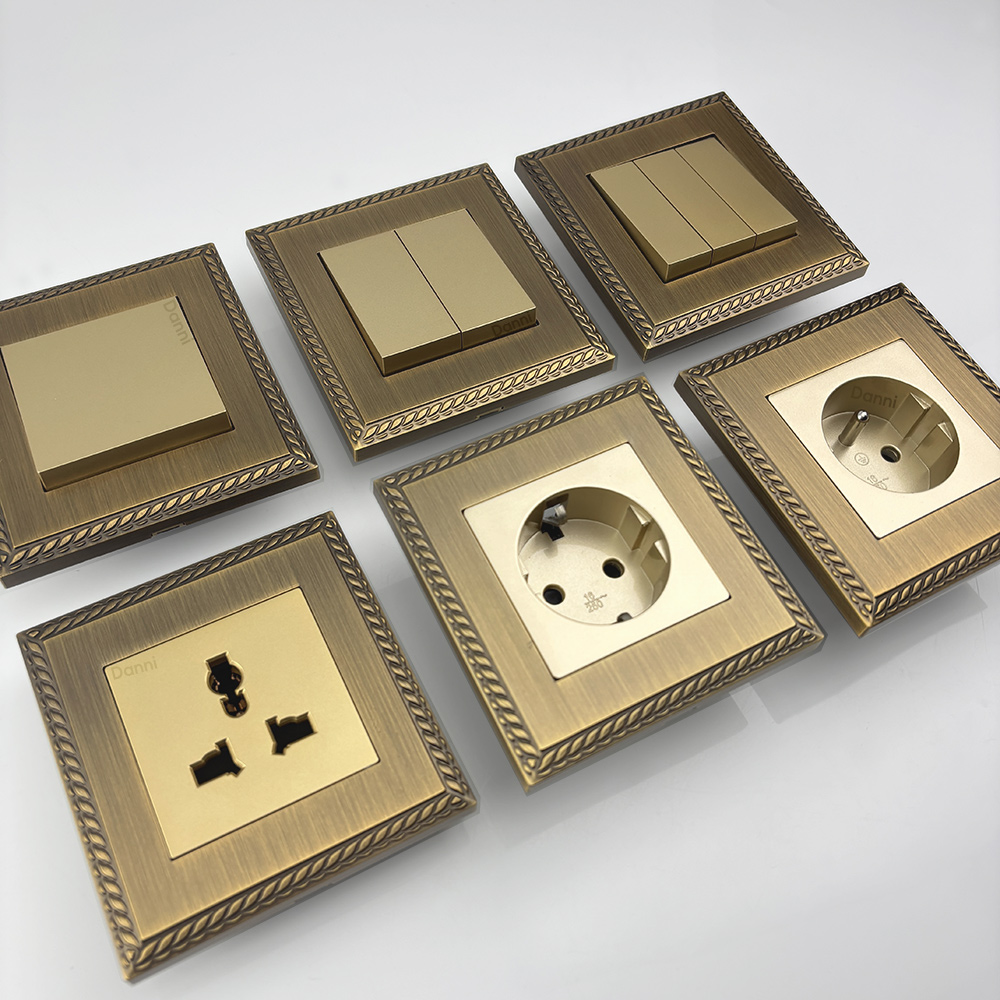 青铜色锌合金古董复古通用多三孔带开关英规欧式多三孔USB插座