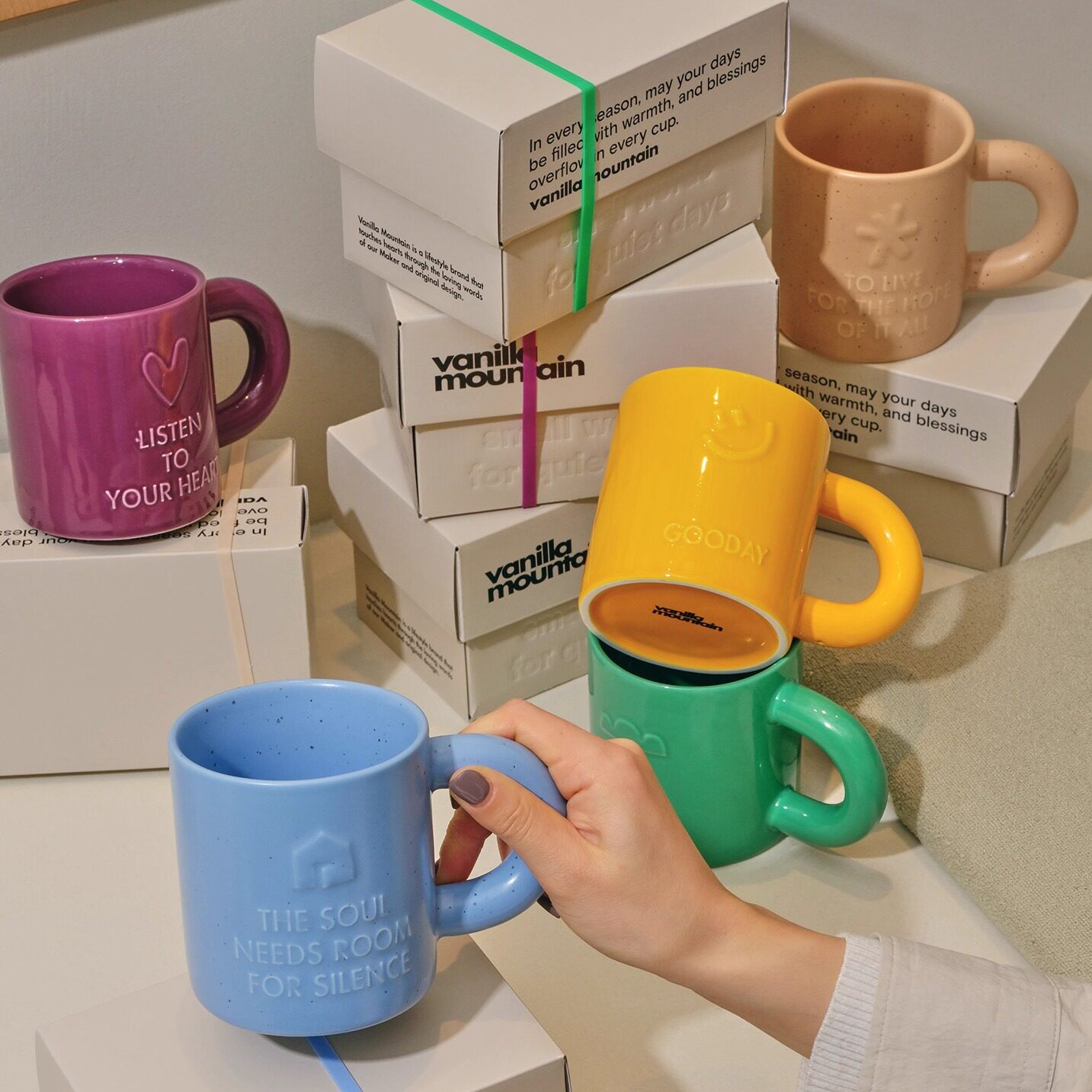 VM香草山浮雕系列能被触摸的文字