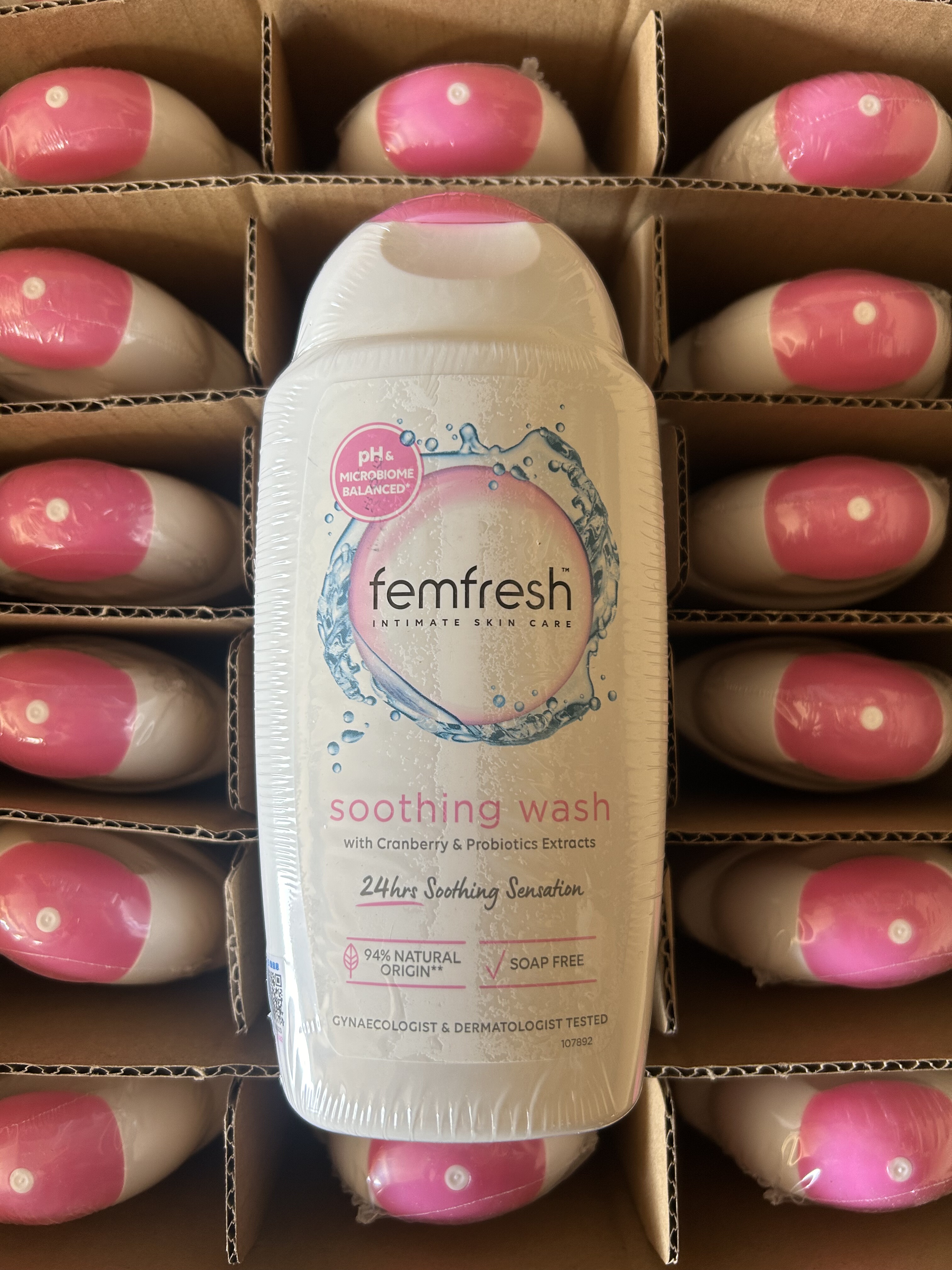 舒缓保湿28年英国femfresh芳芯女性私处护理液日常保湿