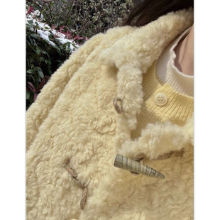 嗨嗨干杯黄色保暖上衣韩系秋冬软糯糯仿皮草牛角扣外套女大衣加厚