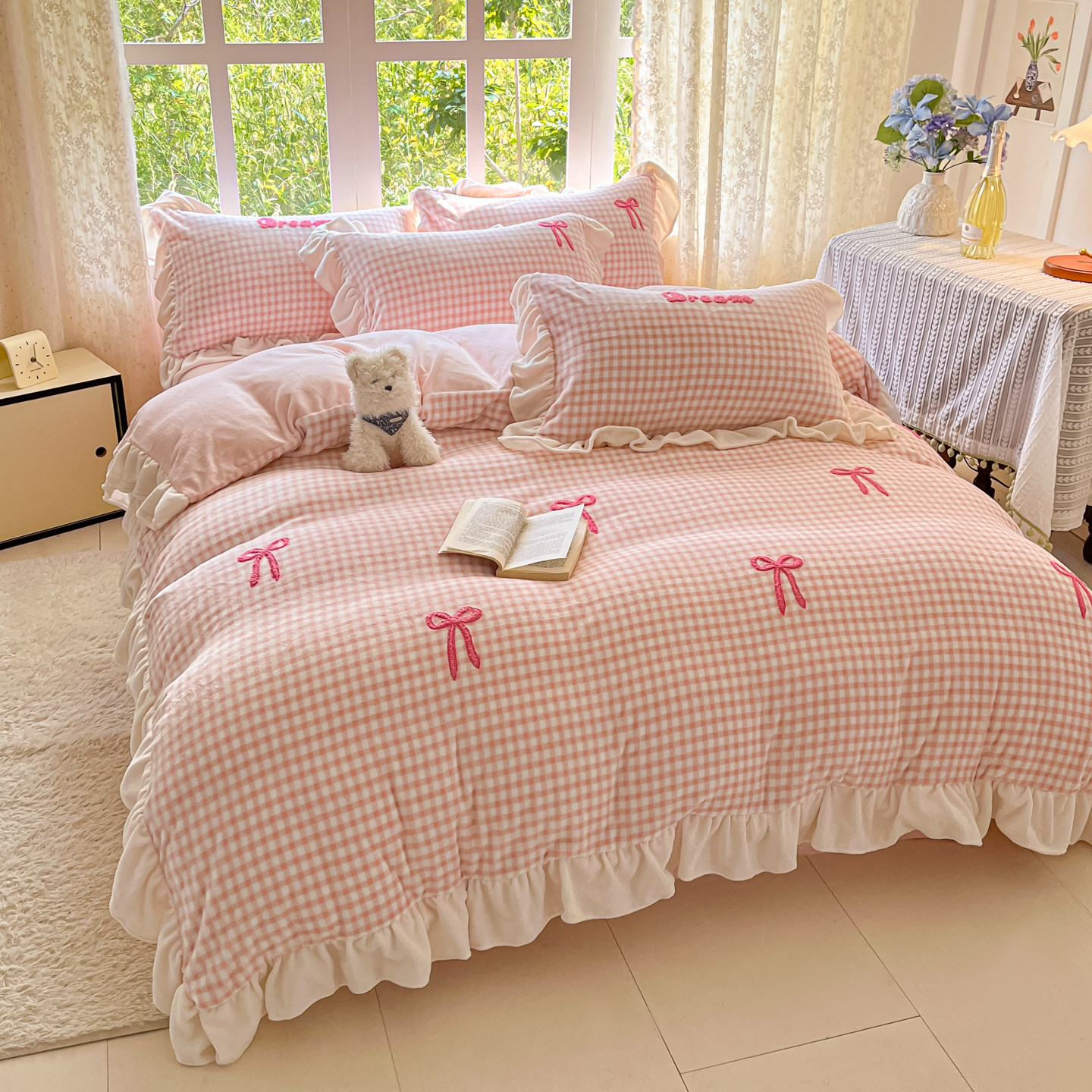 儿童牛奶绒四件套 暖冬2025年新款冬季加绒超柔软绣花蝴蝶结床笠