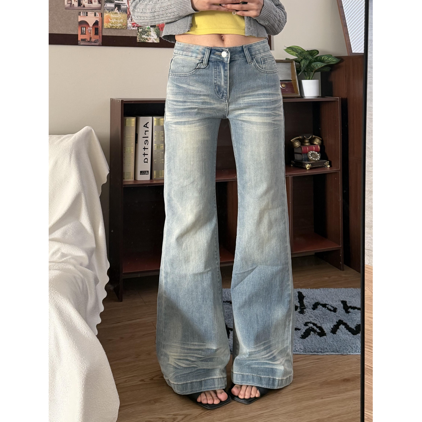 水洗猫须纹低腰微喇叭牛仔裤女小个子显高显瘦百搭窄版修身阔腿裤