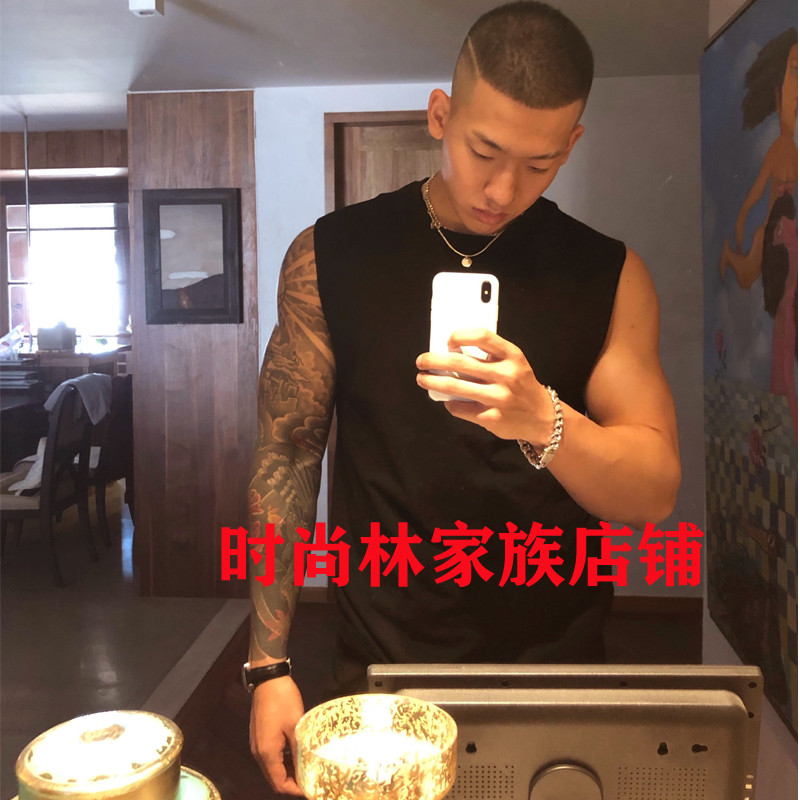 宽肩紧身圆领黑色透气无袖t恤