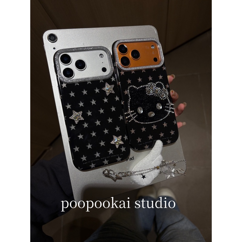 PooPookai韩系黑底闪粉星星kt猫适用于苹果16/17promax/iPhone15pro手机壳女款14全包防摔13保护套