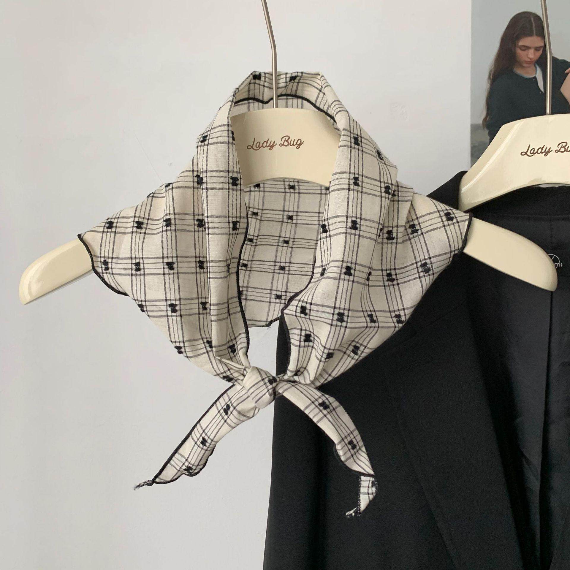 早春ins复古格子三角女秋冬新款百搭韩版简约风文艺丝巾围巾发带