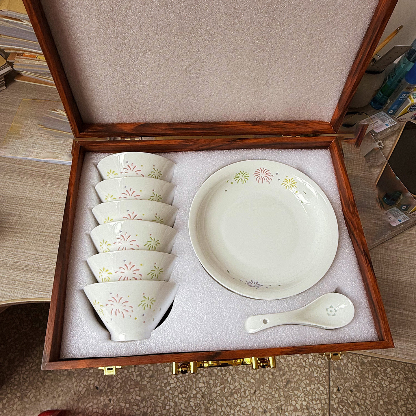 景德镇新款七彩玲珑瓷烟花碗盘子套装组合乔迁送礼高级感礼盒艺韵,餐饮具,家用瓷器,淘宝优惠券,粉丝福利购,淘宝优惠卷