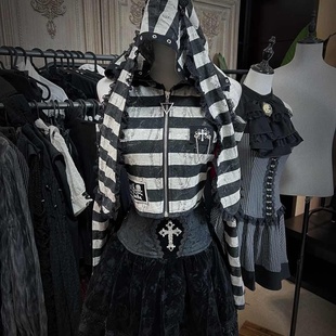 DARK IN LOVE哥特女装 监狱兔条纹露脐上衣 TW558/SKT23001