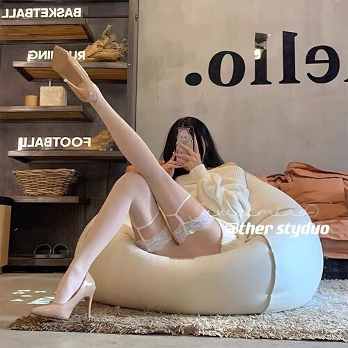 纯欲白丝蕾丝吊带黑丝大腿袜
