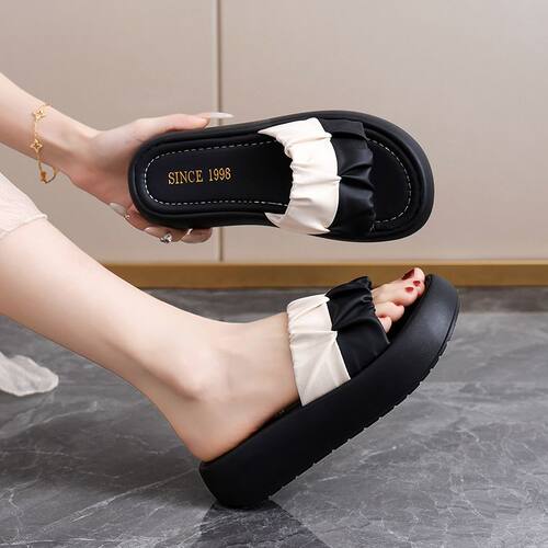 踩屎感厚底增高5CM凉鞋女2026夏季新款34码外穿配裙子绝美凉拖鞋