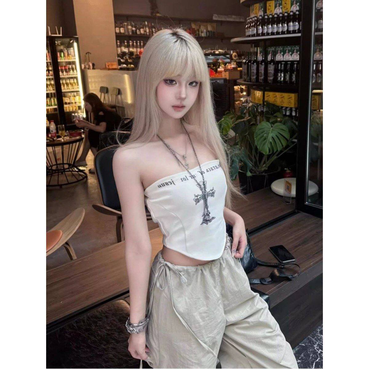 辣妹白色百搭十字架抹胸吊带背心女夏季修身显瘦别致内搭无袖上衣 - 实物图