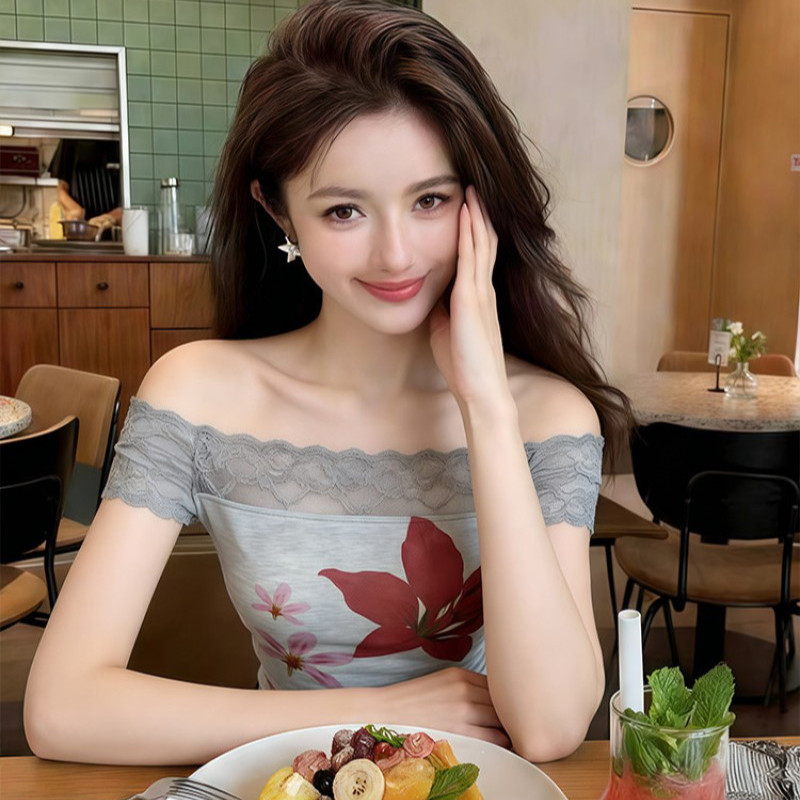 美式辣妹一字肩花朵印花灰色蕾丝拼接短袖t恤女夏季修身露肩上衣
